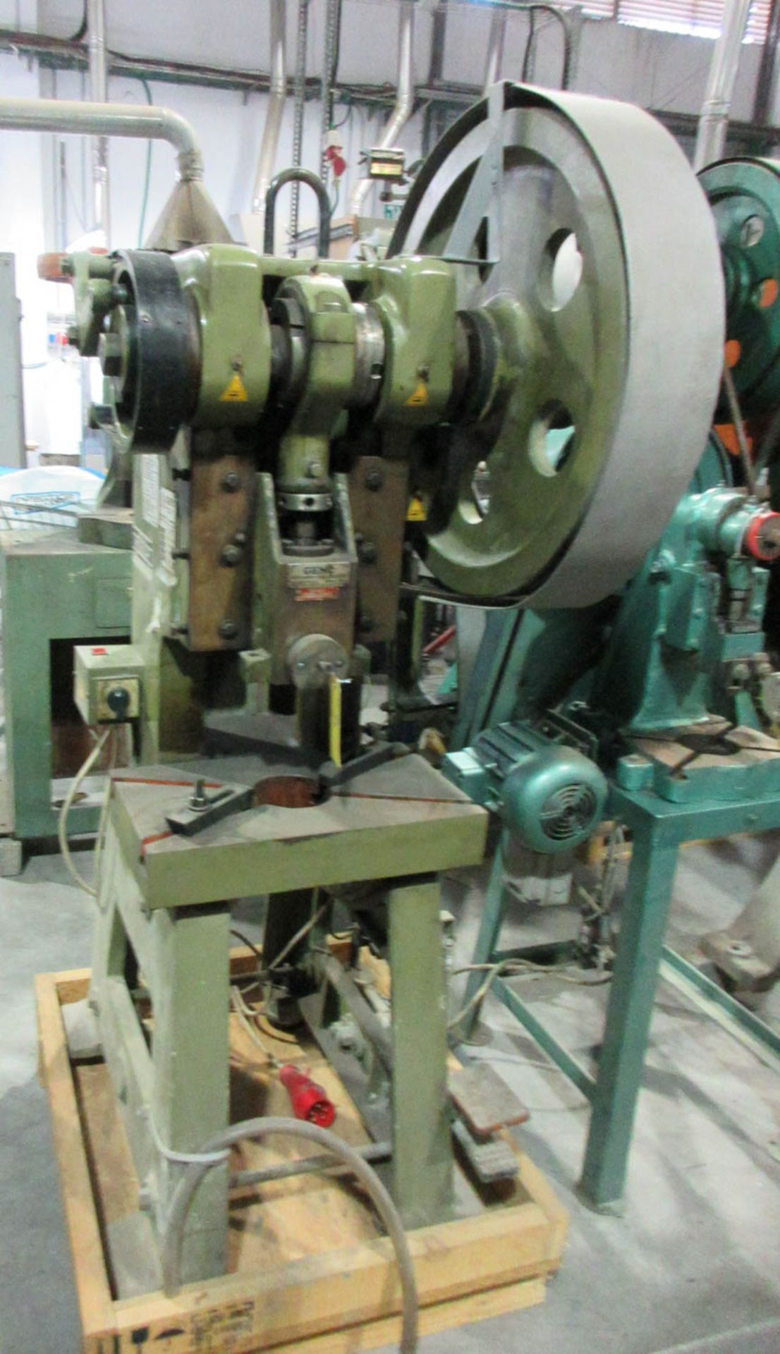 GENC MDL. 15 OBI PUNCHPRESS; 2 HORSEPOWER MOTOR 16 TONS; MECHANICAL CLUTCH BELT DRIVE: 46X28 T- - Image 2 of 3