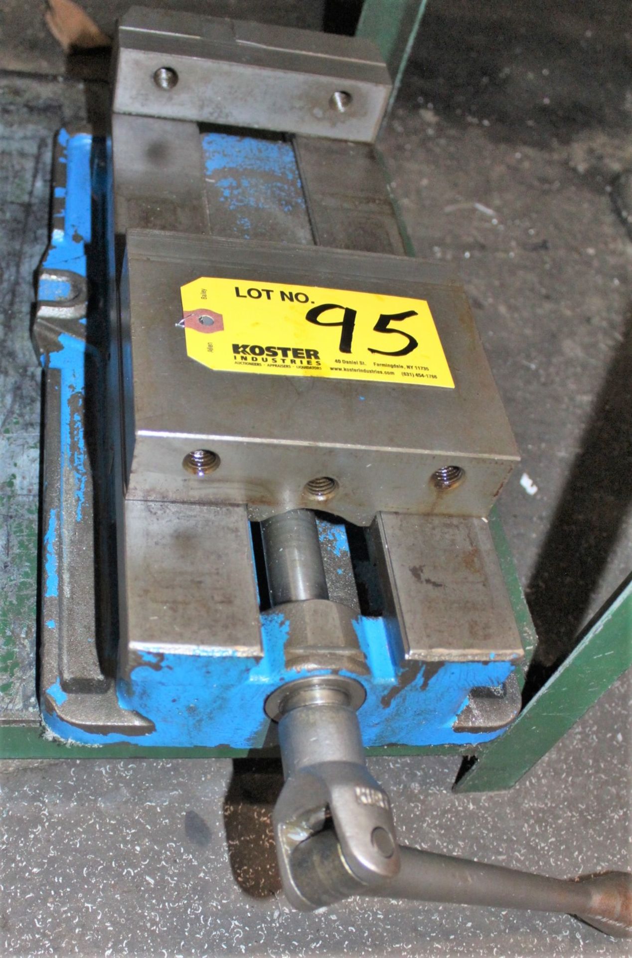 KURT 6" MACHINE VISE