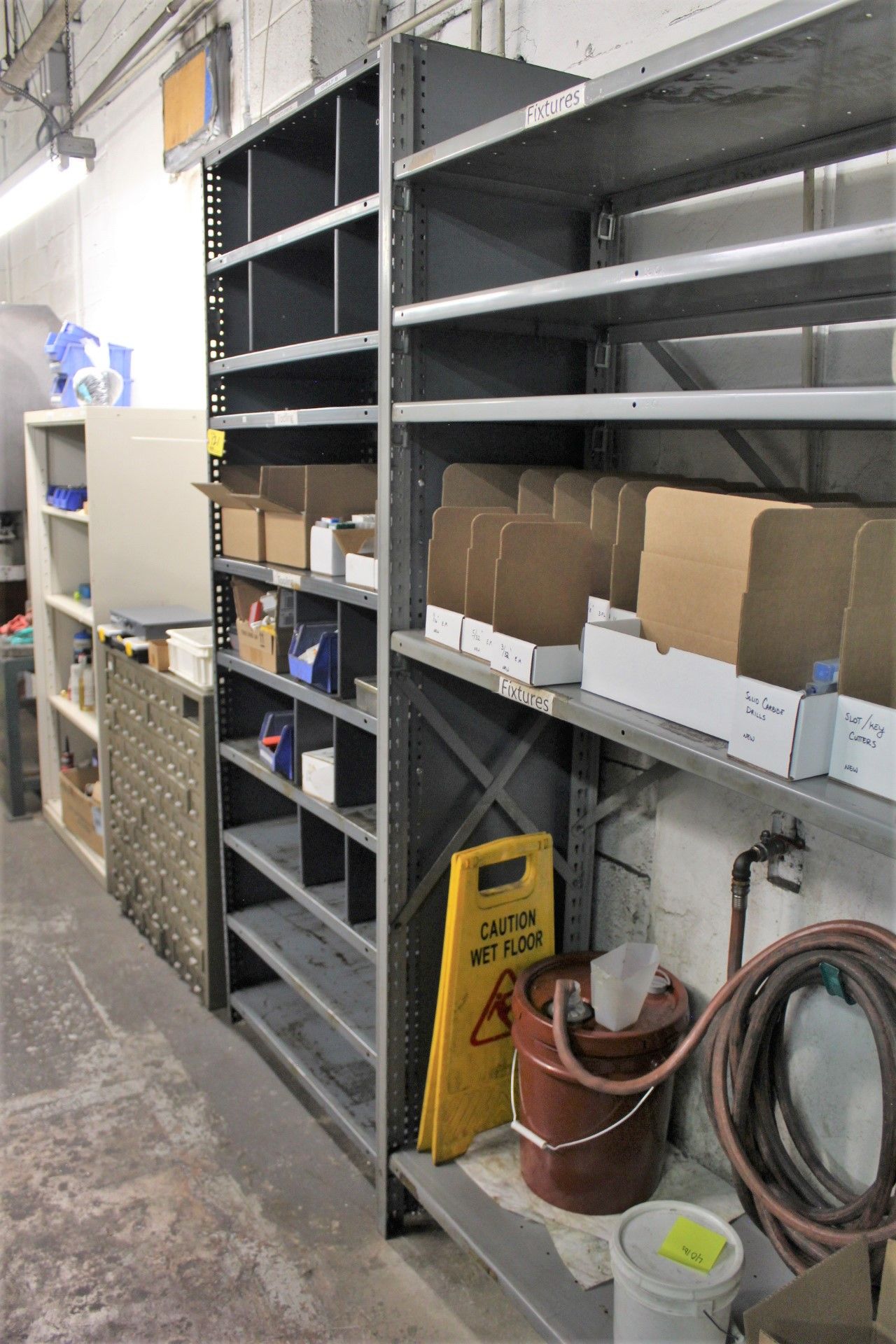 LOT OF (4) SHELVING UNITS W/ CARBIDE & HIGH SPEED CUTTERS, INSERTS, HOLDERS, ETC. - Image 2 of 6