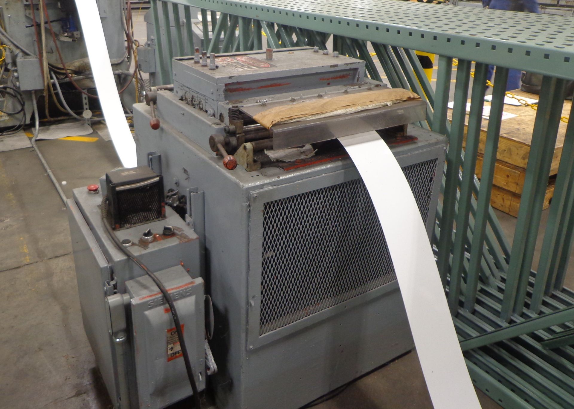 OAK LAM PRESS, 100-TON CAPACITY, SIZE: 62.5" X 22.5", 2.5" STROKE, 9" SHUT HEIGHT, 48" X 24" BETWEEN - Image 6 of 16