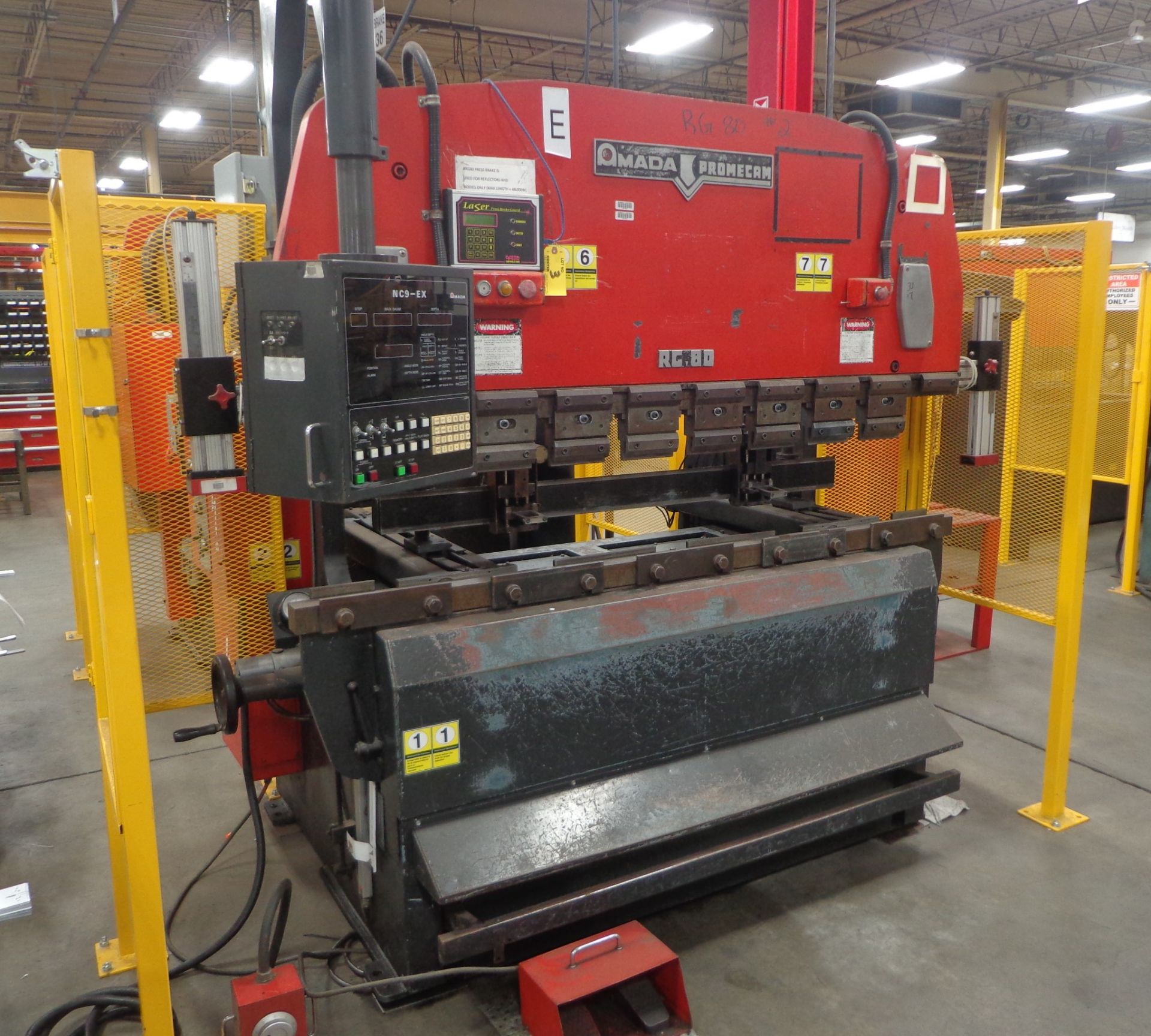 AMADA MODEL RG80S 78" PRESS BRAKE, AMADA NC9-EX CONTROL, 80-TON CAPACITY, LASER PRESS BRAKE GUARD, - Image 3 of 8