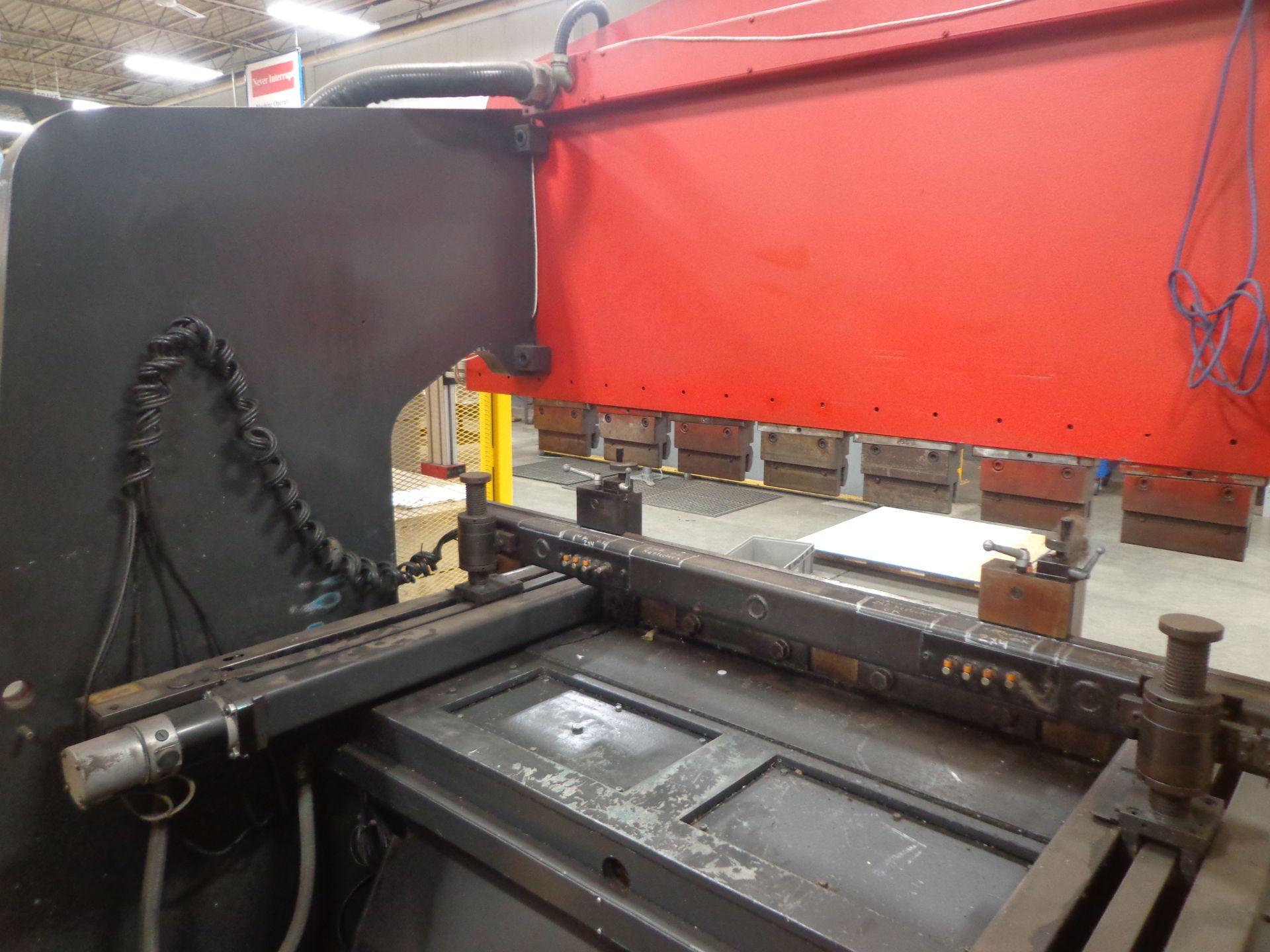 AMADA MODEL RG80S 78" PRESS BRAKE, AMADA NC9-EX CONTROL, 80-TON CAPACITY, LASER PRESS BRAKE GUARD, - Image 4 of 8