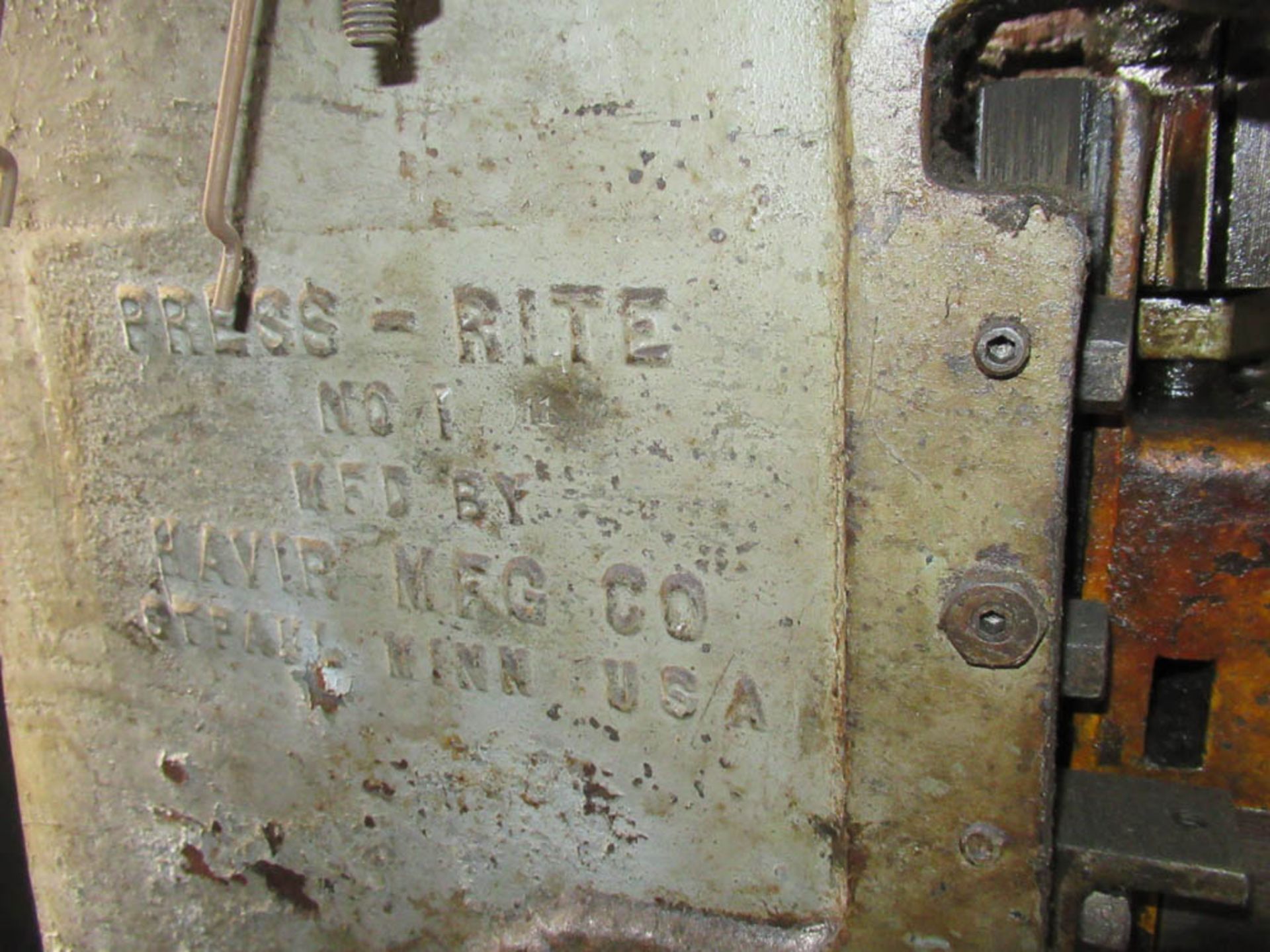 10-TON PRESS-RITE #1 OBI FLYWHEEL TYPE PUNCH PRESS, MECHANICAL CLUTCH, CRACKED FRAME - Image 3 of 5