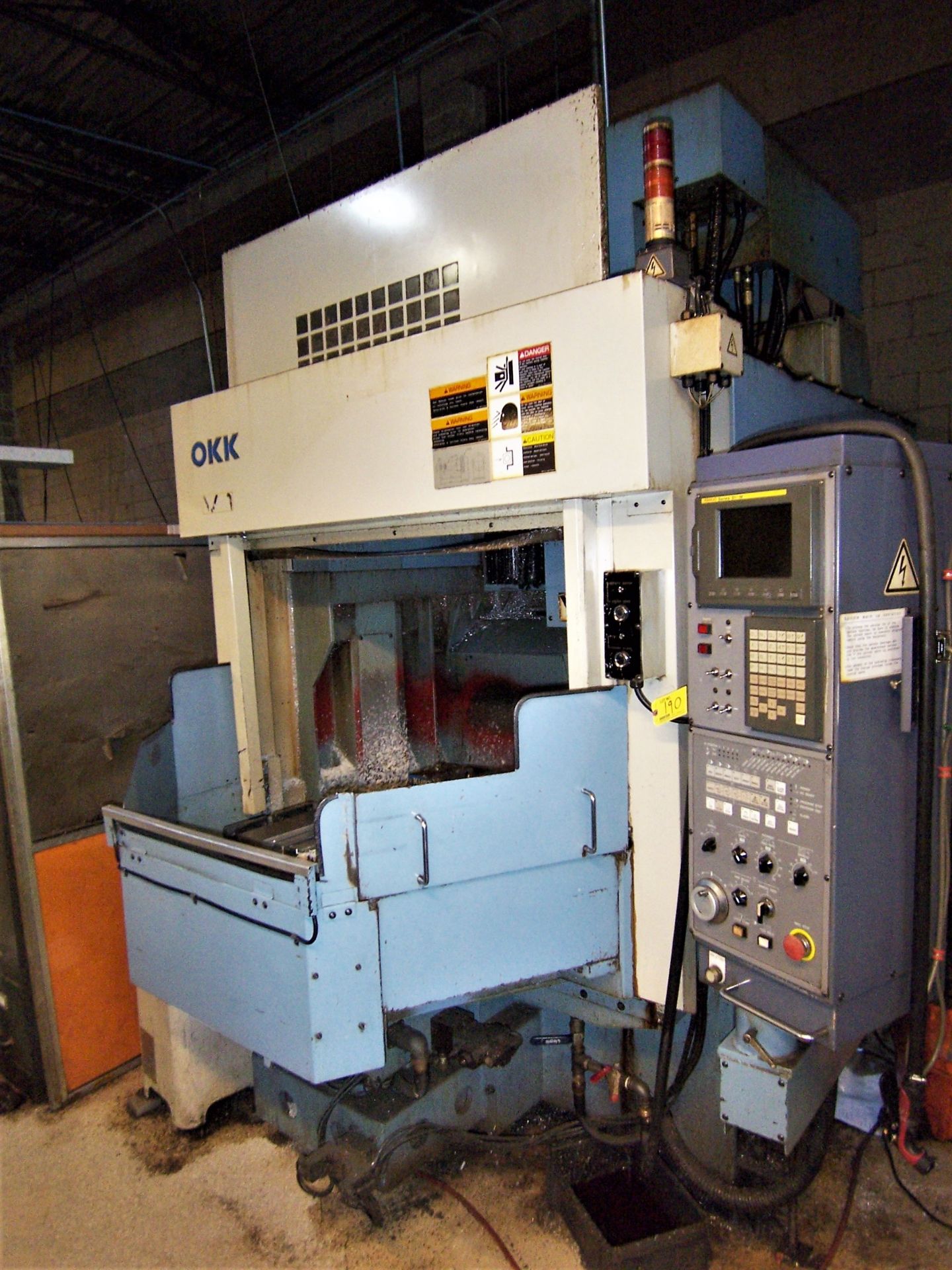 OKK MDL. V1 VERTICAL MACHINING CENTER, WITH 16" X 19-1/2" DUAL PALLETS, 20-POSITION AUTOMATIC TOOL - Image 2 of 5