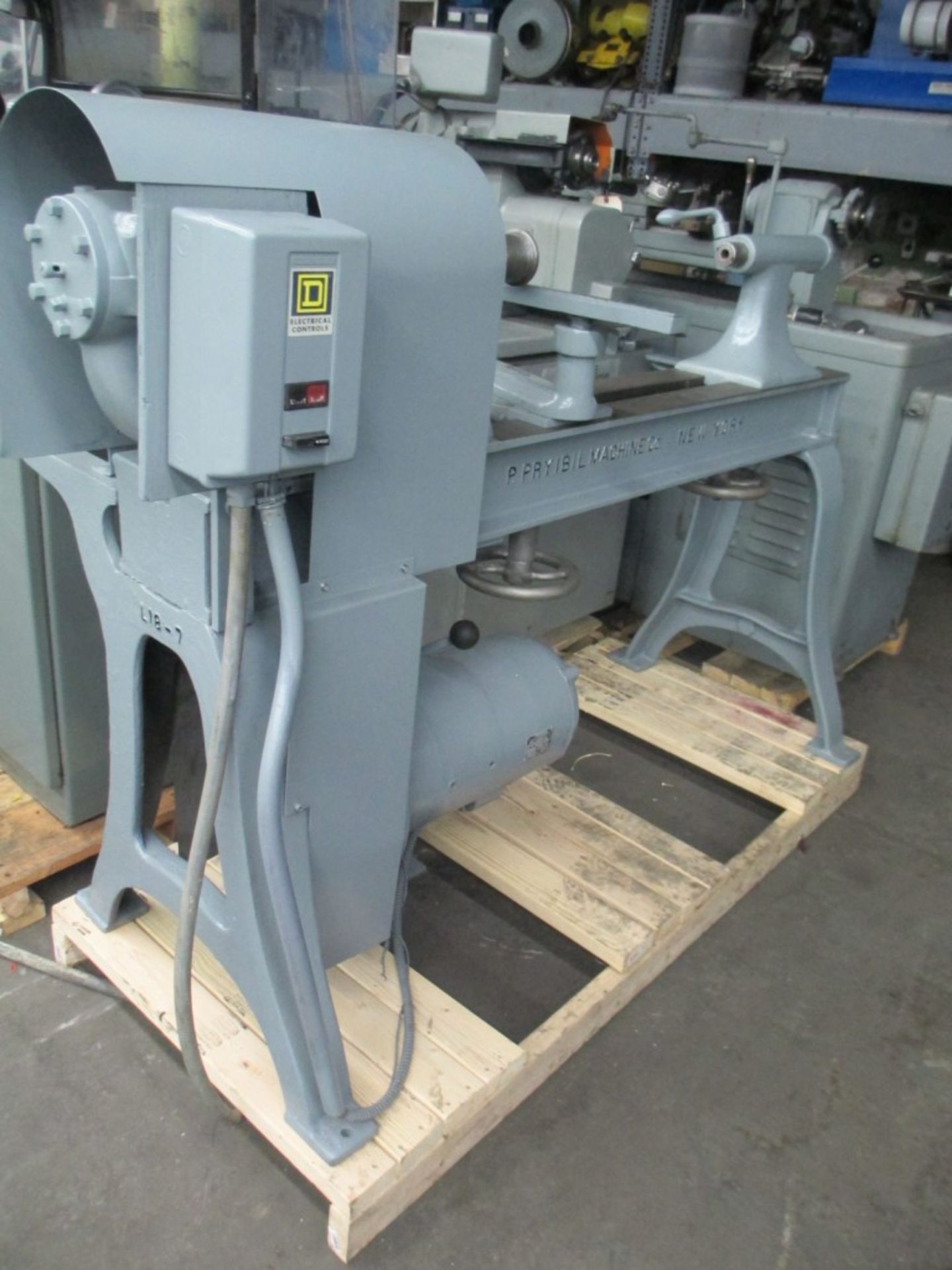 P. PRYIBIL MACHINE CO. MDL. L18-2 SPINNING LATHE, 220-440V / 3PH / 60 CYCLE, 18" SWING, 26" CENTER - Image 3 of 6