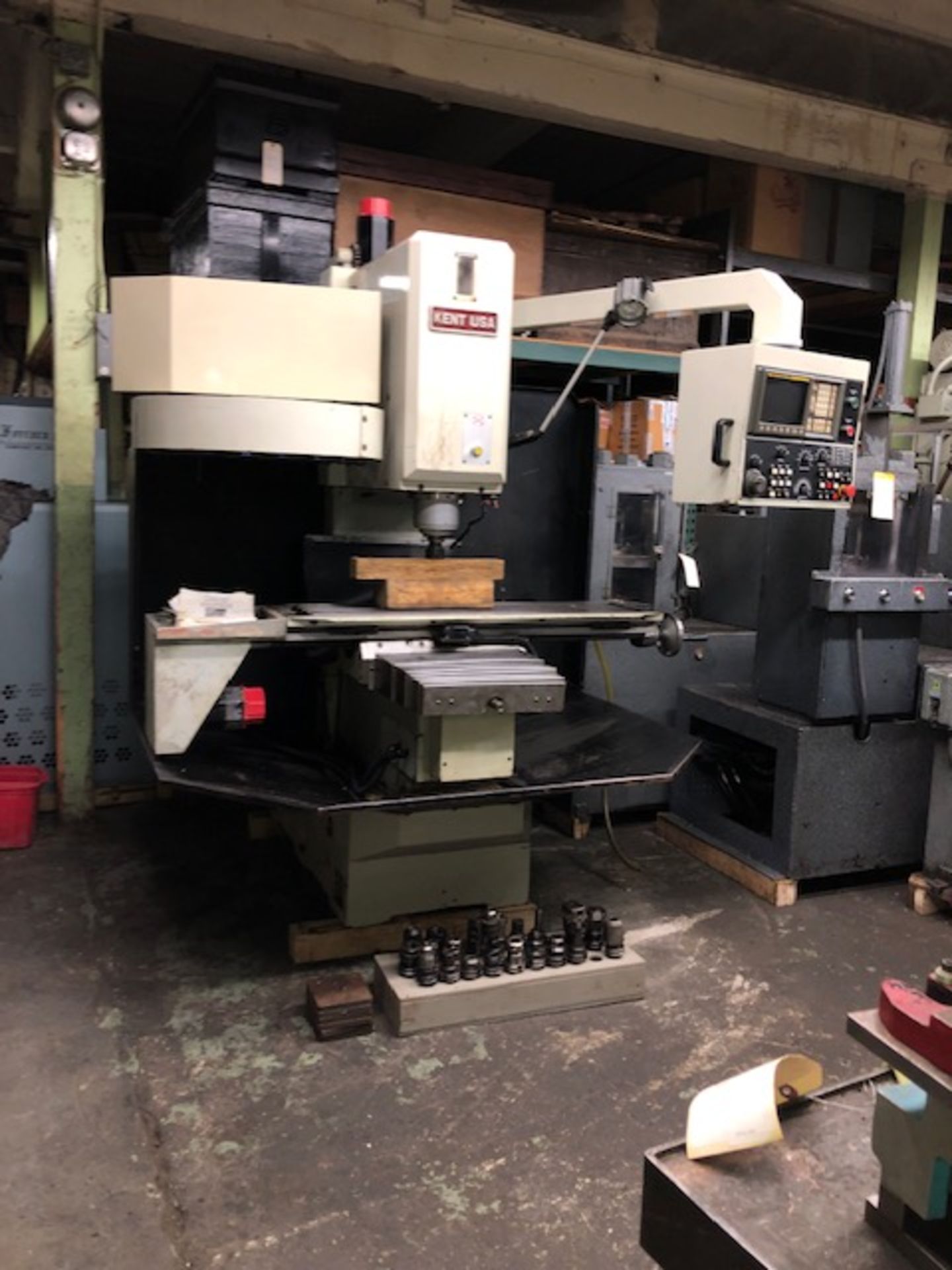 KENT USA MDL. TW-32-MV CNC BED MILL, FANUC 3-AXIS O-MD CONTROL - Image 5 of 30