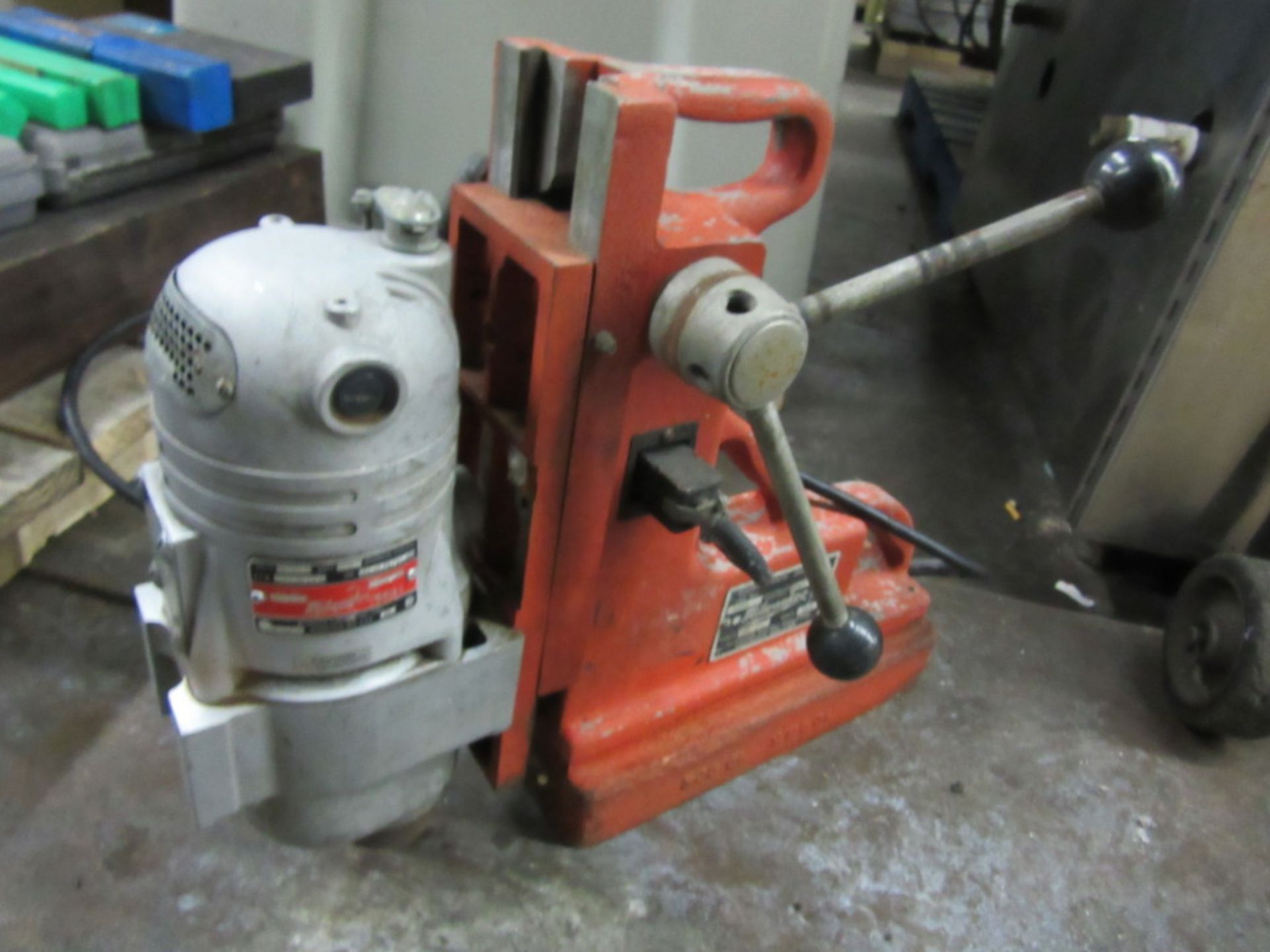 MILWAUKEE MDL. 4297-1/4220 MAGNETIC DRILL PRESS