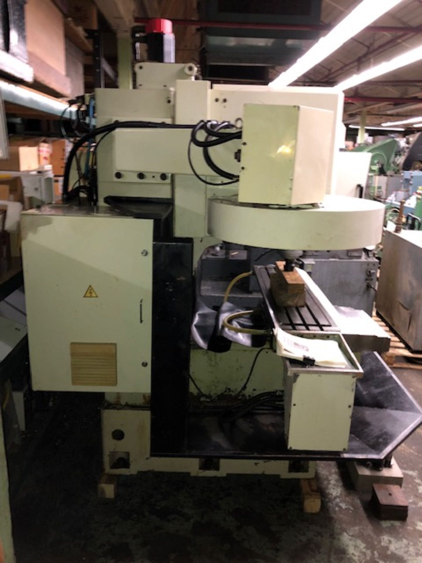KENT USA MDL. TW-32-MV CNC BED MILL, FANUC 3-AXIS O-MD CONTROL - Image 16 of 30