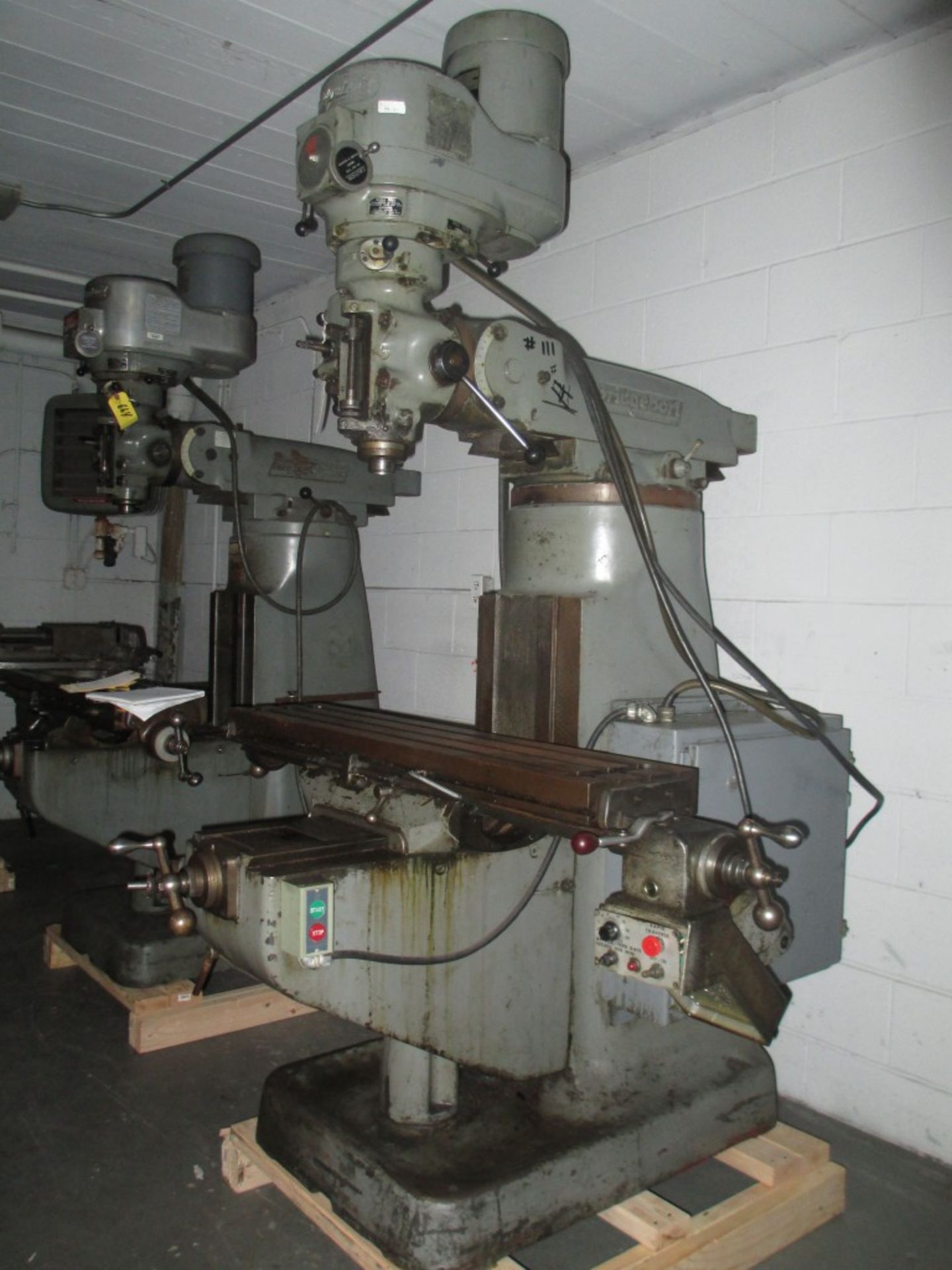 BRIDGEPORT MDL. BR2J 1-1/2HP VARIABLE SPEED VERTICAL TURRET MILLING MACHINE, 230V / 3PH / 60HZ, 9" X - Image 3 of 5