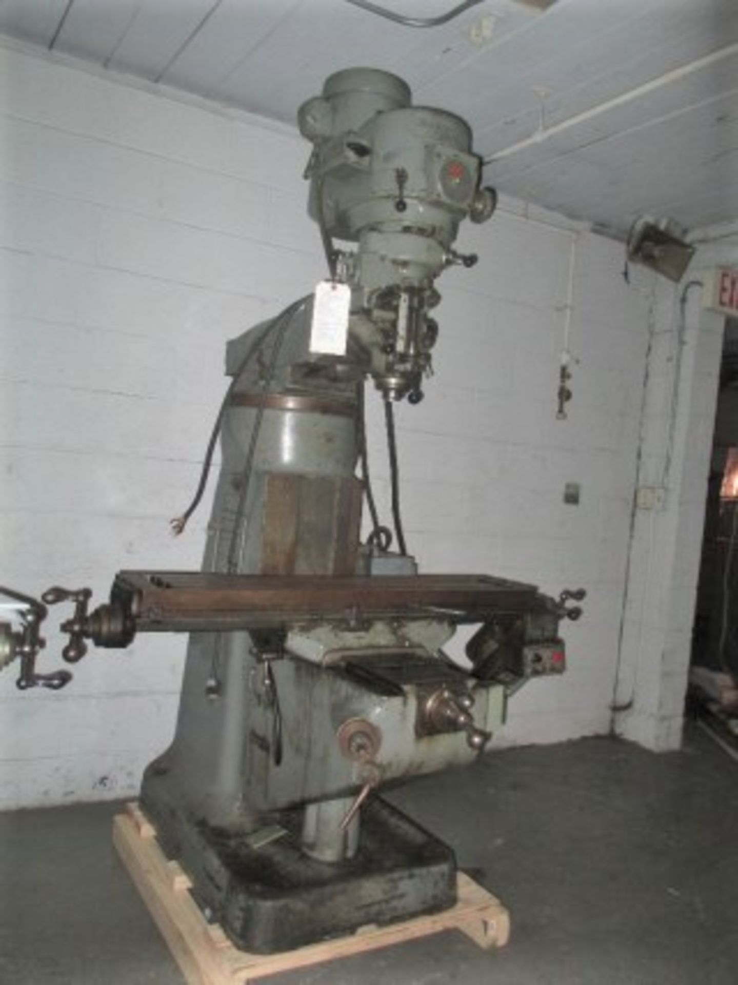 BRIDGEPORT MDL. BR2J 1-1/2HP VARIABLE SPEED VERTICAL TURRET MILLING MACHINE, 230V / 3PH / 60HZ, 9" X