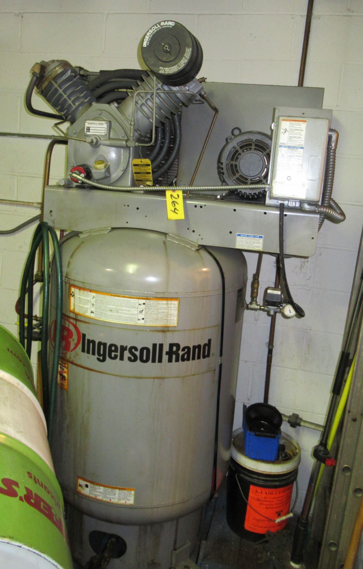 INGERSOLL RAND MDL. 2545 10HP VERTICAL TANK MOUNTED AIR COMPRESSOR, 2-STAGE, S/N: 01064284