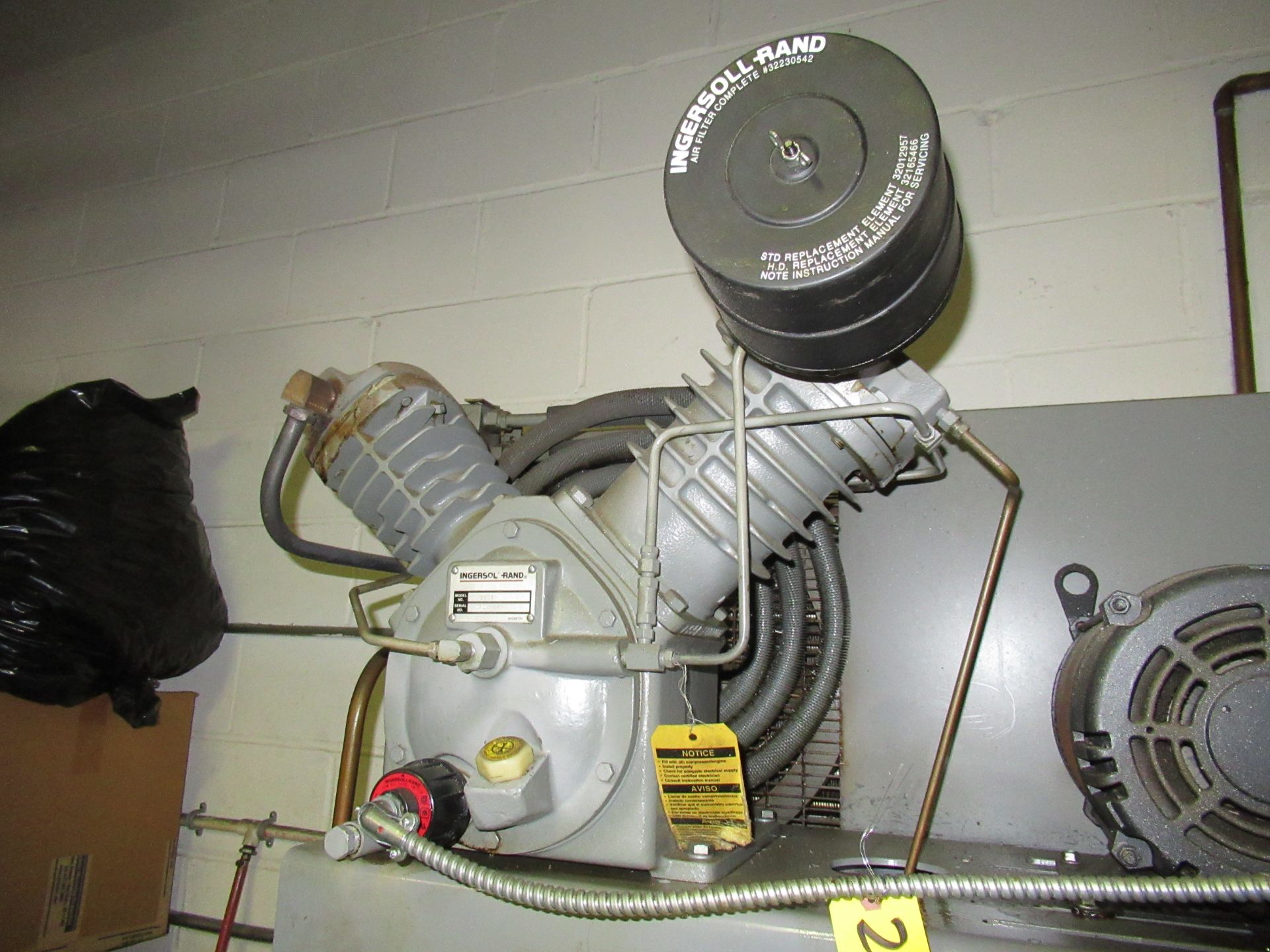 INGERSOLL RAND MDL. 2545 10HP VERTICAL TANK MOUNTED AIR COMPRESSOR, 2-STAGE, S/N: 01064284 - Image 6 of 7