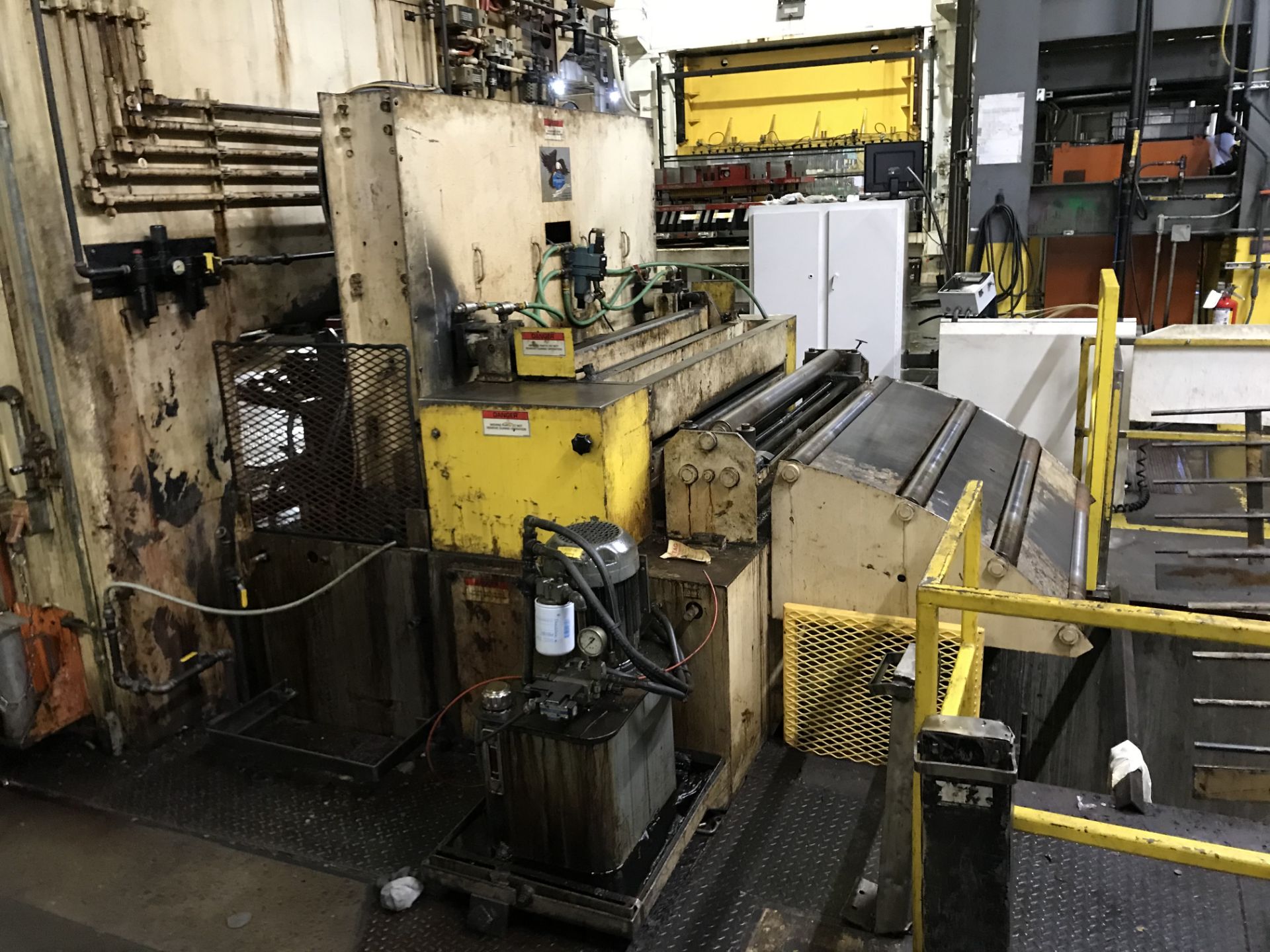 Dual ram; 1000 ton Verson MDL each ram; Verson Press (TS4-1000-1000-155-140-48T) DUAL SLIDE STRAIGHT - Image 8 of 8