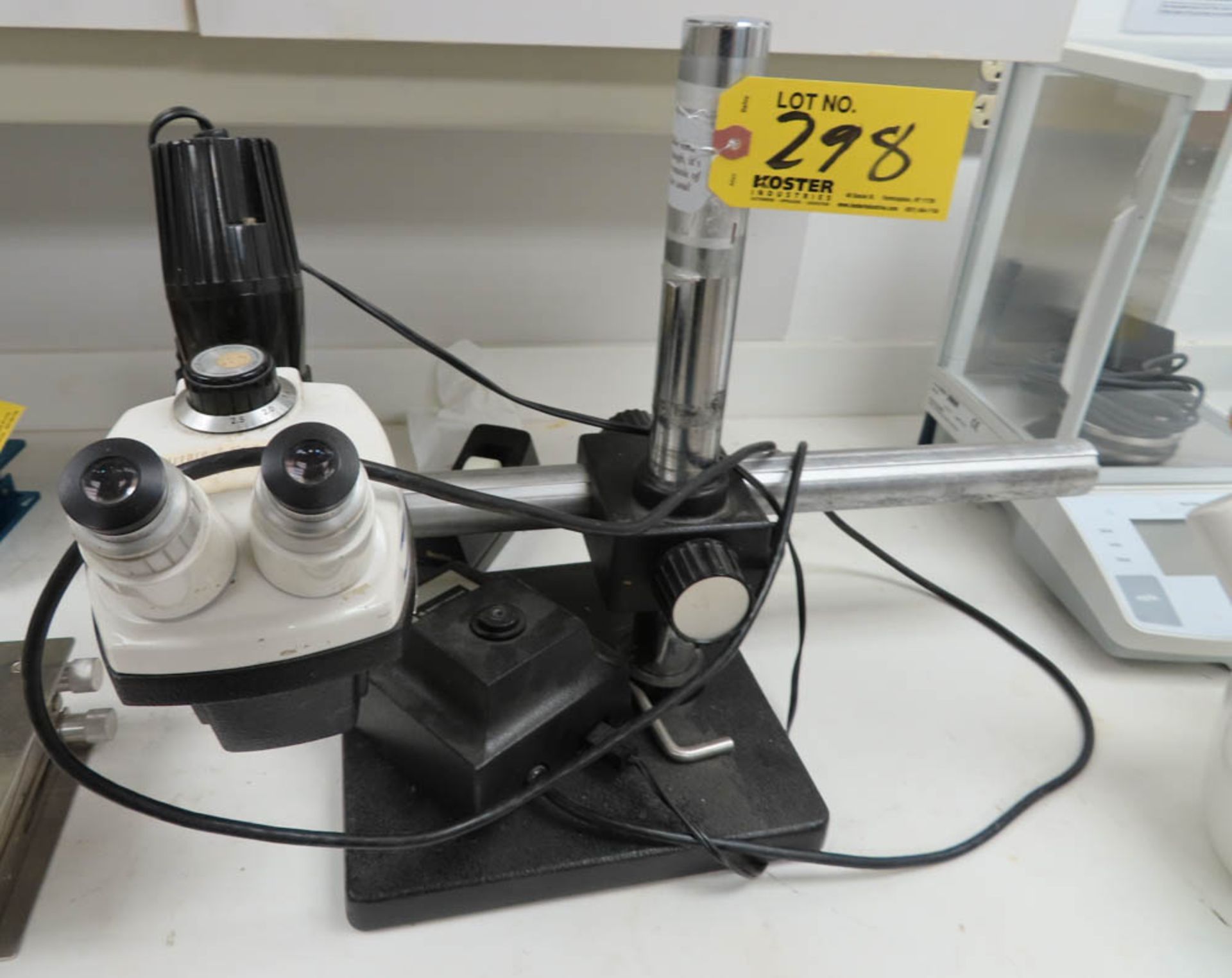 BAUSCH & LOMB 15X MICROSCOPE WITH LIGHT