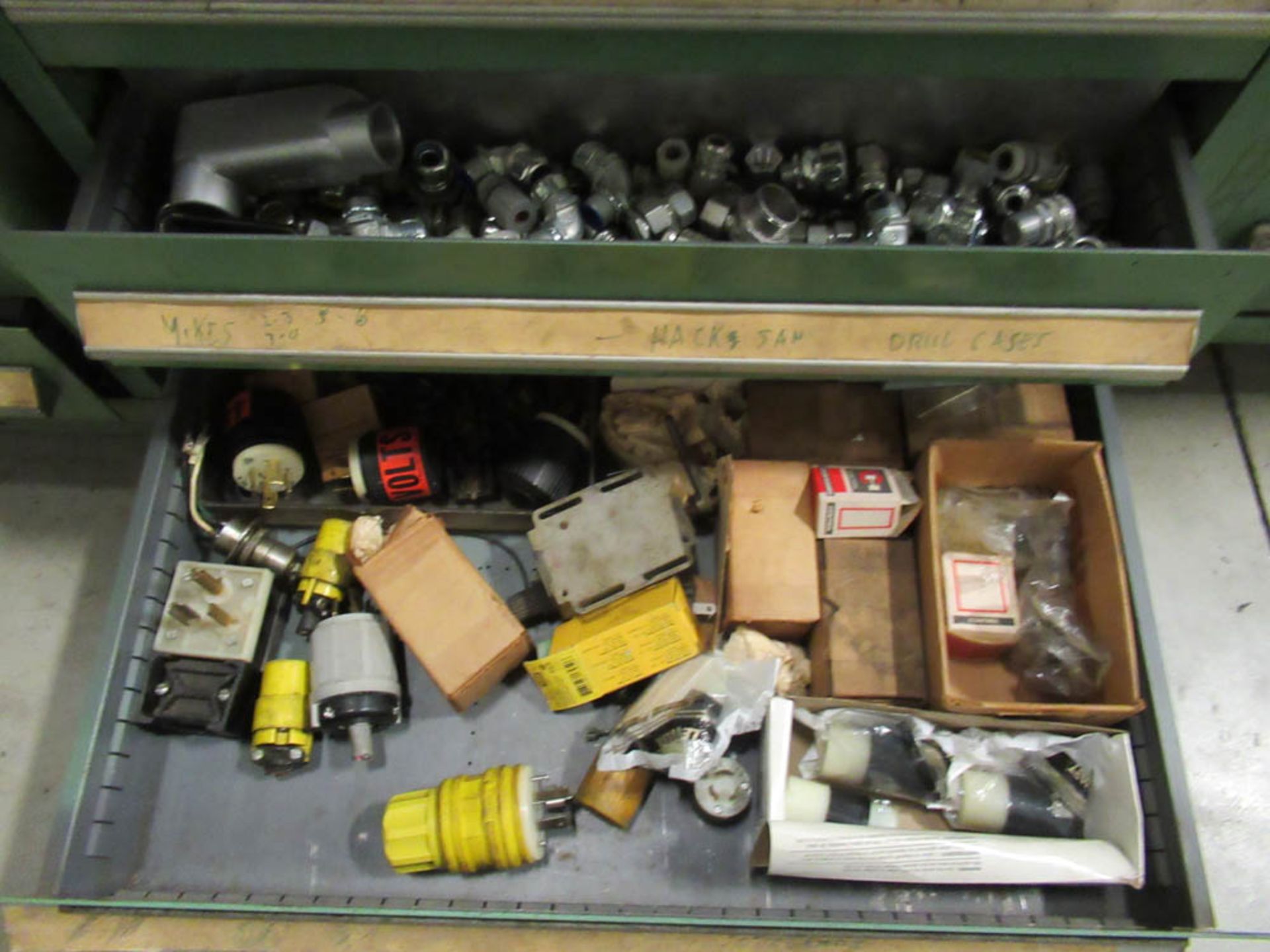 VIDMAR TOOL STORAGE CABINET & CONTENTS - Image 6 of 6