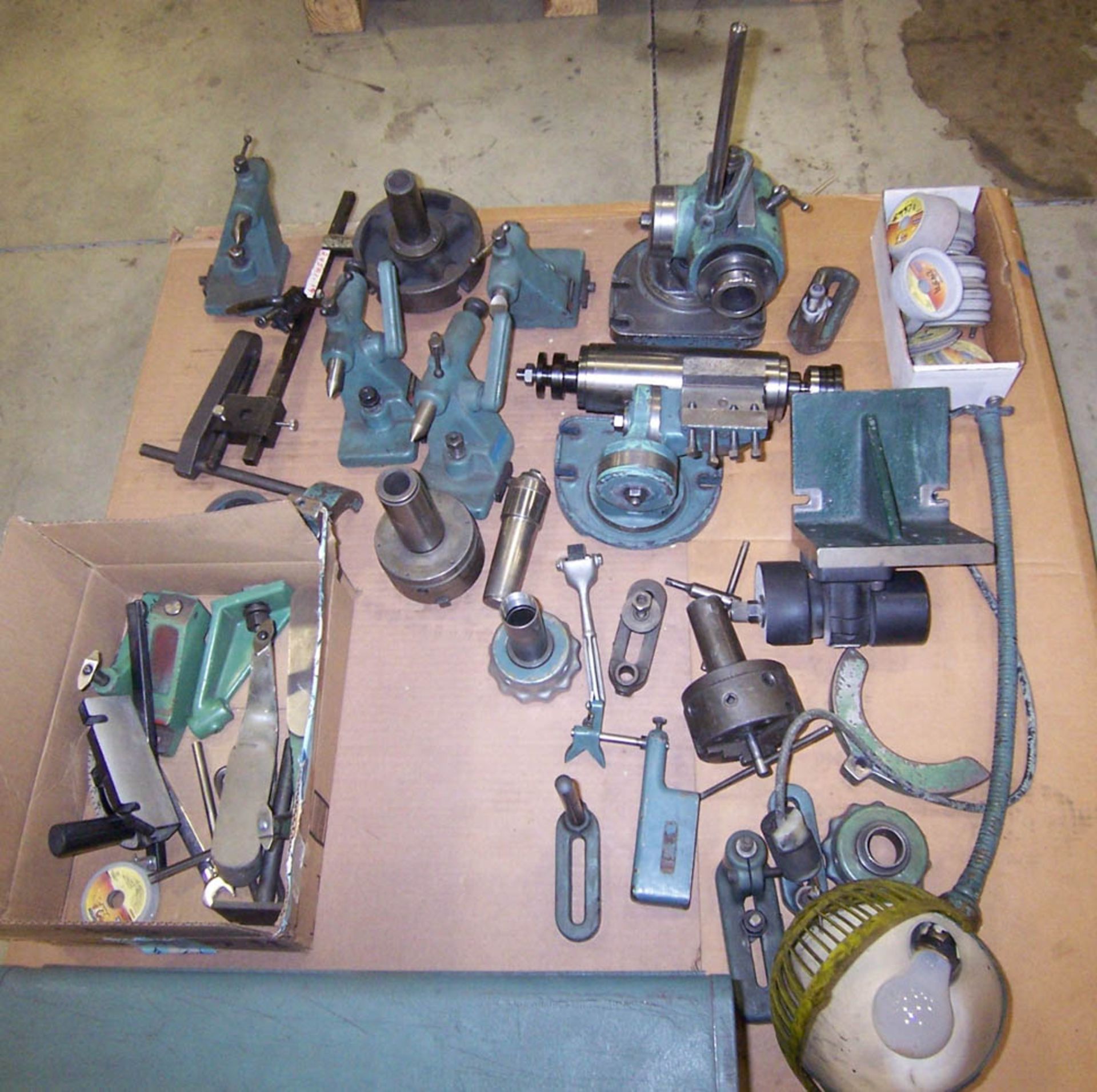 K.O. LEE MDL. B2000 UNIVERSAL TOOL & CUTTER GRINDER, WITH 8-1/4" X 32" TABLE, 32" DISTANCE BETWEEN - Image 3 of 3