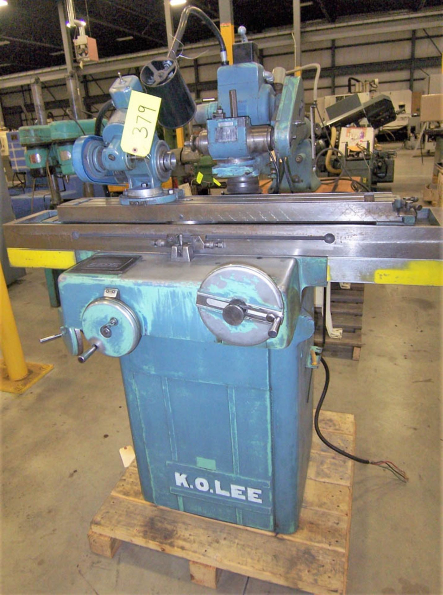 K.O. LEE MDL. B2000 UNIVERSAL TOOL & CUTTER GRINDER, WITH 8-1/4" X 32" TABLE, 32" DISTANCE BETWEEN - Image 2 of 3