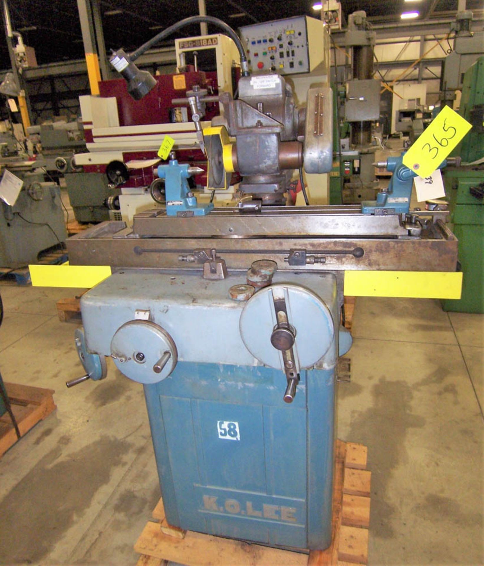 K.O. LEE MDL. BA900 TOOL GRINDER, WITH CENTERS, 22" DISTANCE BETWEEN TAILSTOCKS, 7-1/4" TOTAL