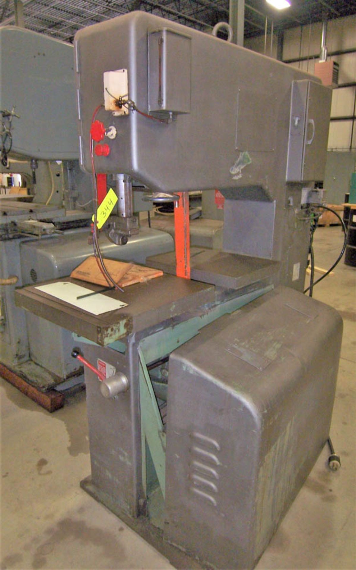 KYSOR JOHNSON MODEL V-36 VERTICAL BANDSAW, THROAT SIZE: 36", MAX. WORK HEIGHT: 12", BLADE WIDTH: 1/ - Image 2 of 3