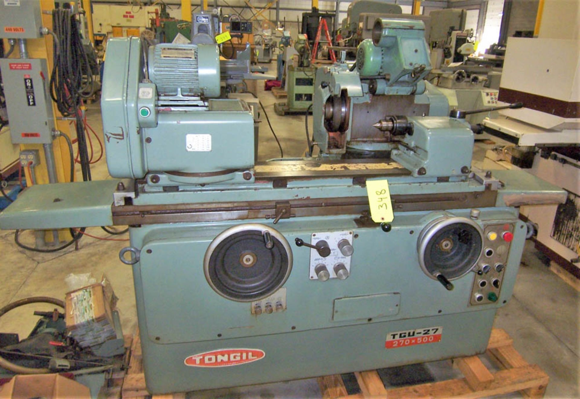 TONGIL MODEL TGU27 UNIVERSAL CYLINDRICAL GRINDER, 10.6" X 20" TABLE SIZE, 360 DEG. SWIVEL OF - Image 2 of 5