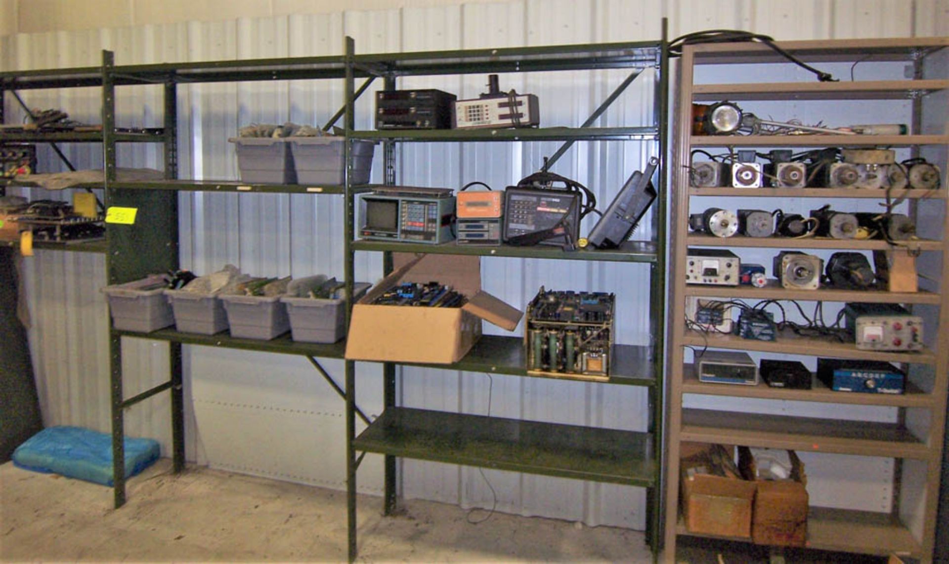 [4] SECTIONS OF SHELVING WITH ASSORTED ELECTRICS