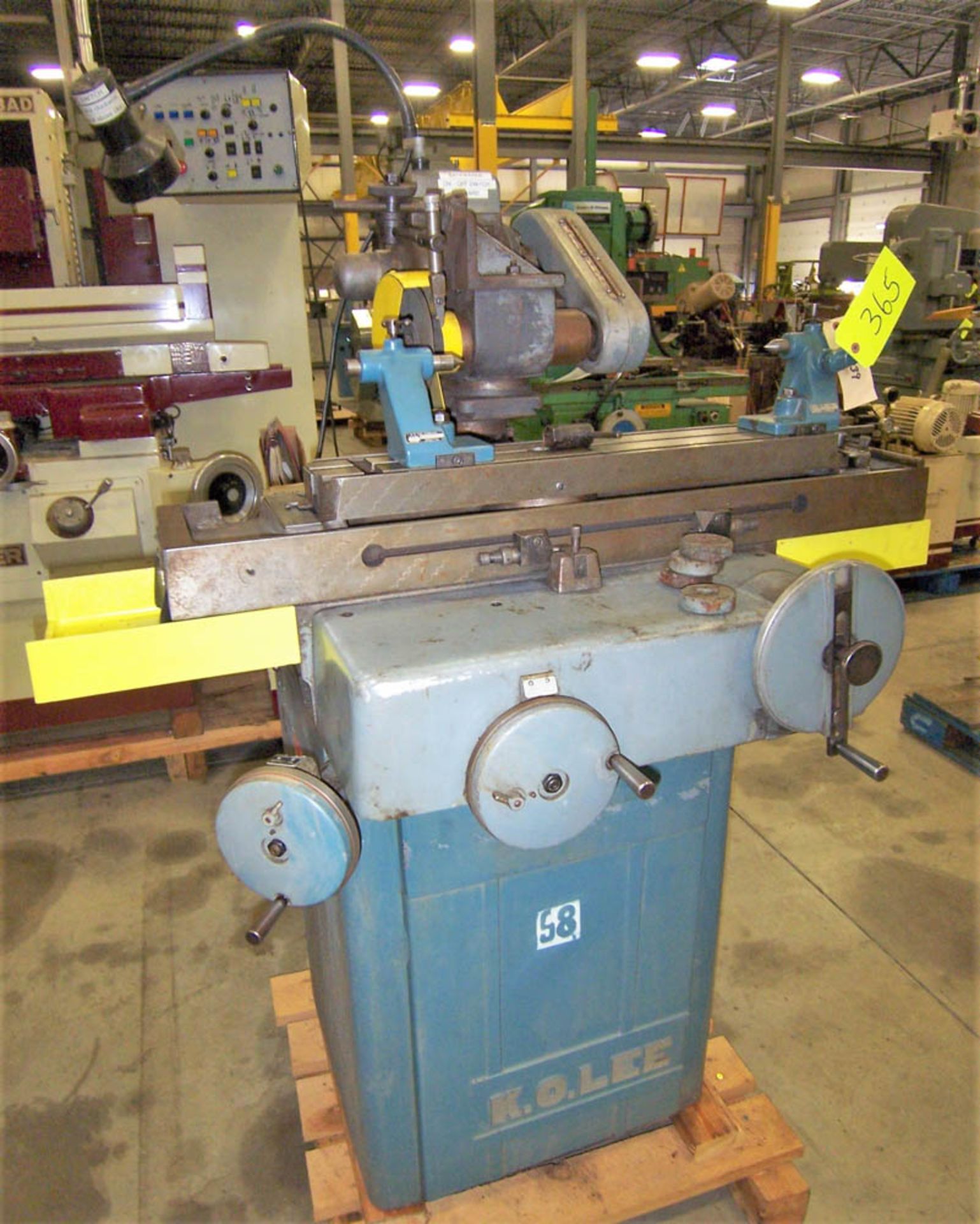K.O. LEE MDL. BA900 TOOL GRINDER, WITH CENTERS, 22" DISTANCE BETWEEN TAILSTOCKS, 7-1/4" TOTAL - Image 2 of 3