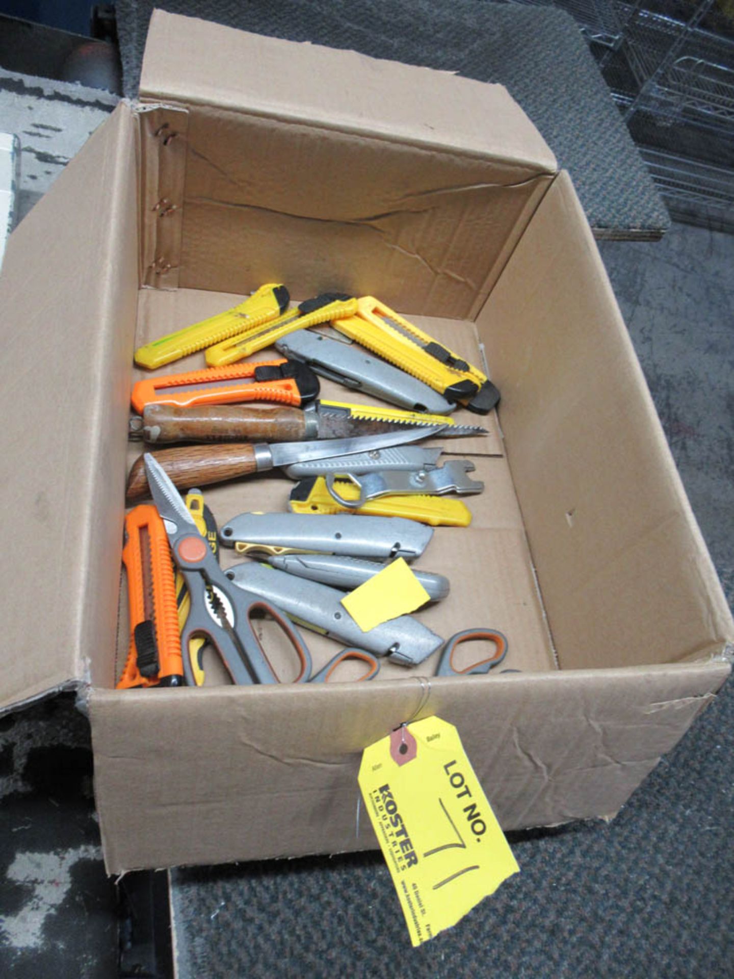 ASSORTED BOX CUTTERS