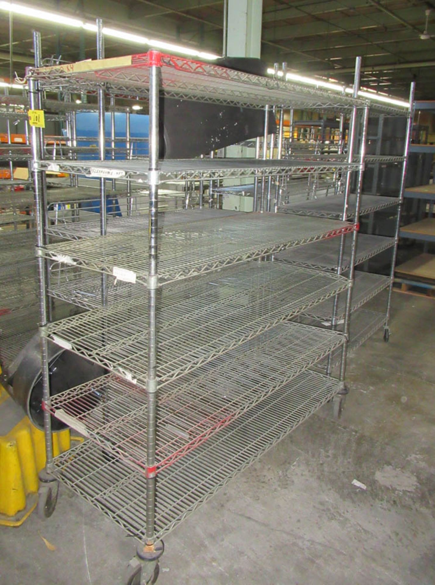 [4] ROLLING WIRE RACKS