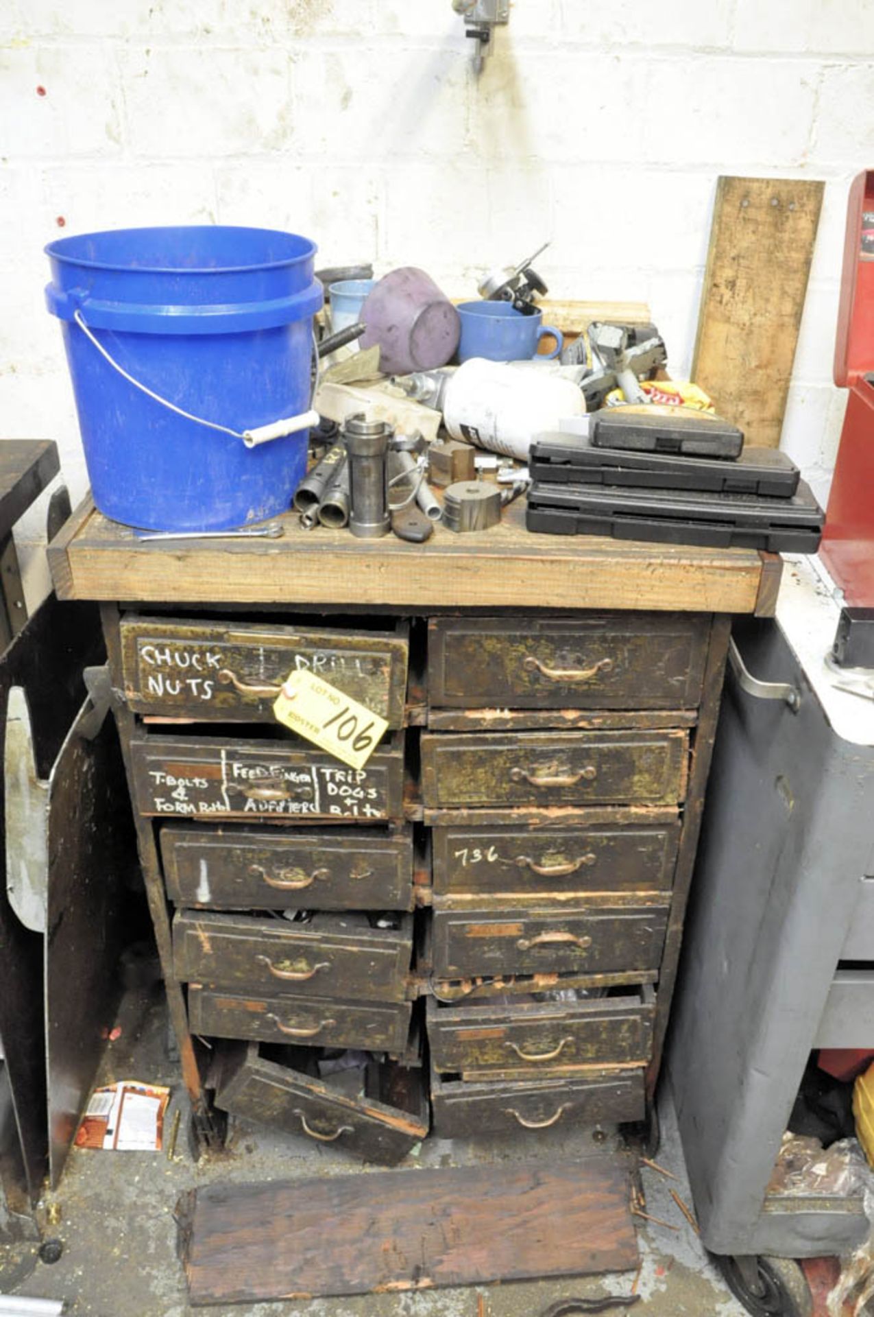 BENCH WITH VISE, ORGANIZER CABINET WITH MAINTENANCE HARDWARE, CUTOFF SAW, ETC. - Image 4 of 7