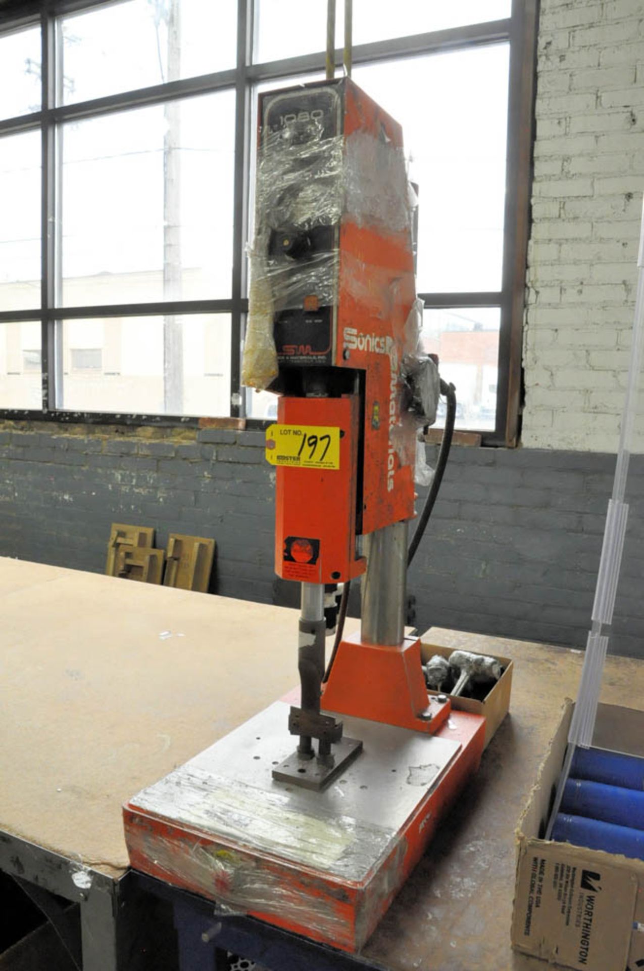 SONICS & MATERIALS MDL. 1080, ULTRASONICS WELDER, S/N:N/A, WITH SONICS & MATERIALS A-SERIES