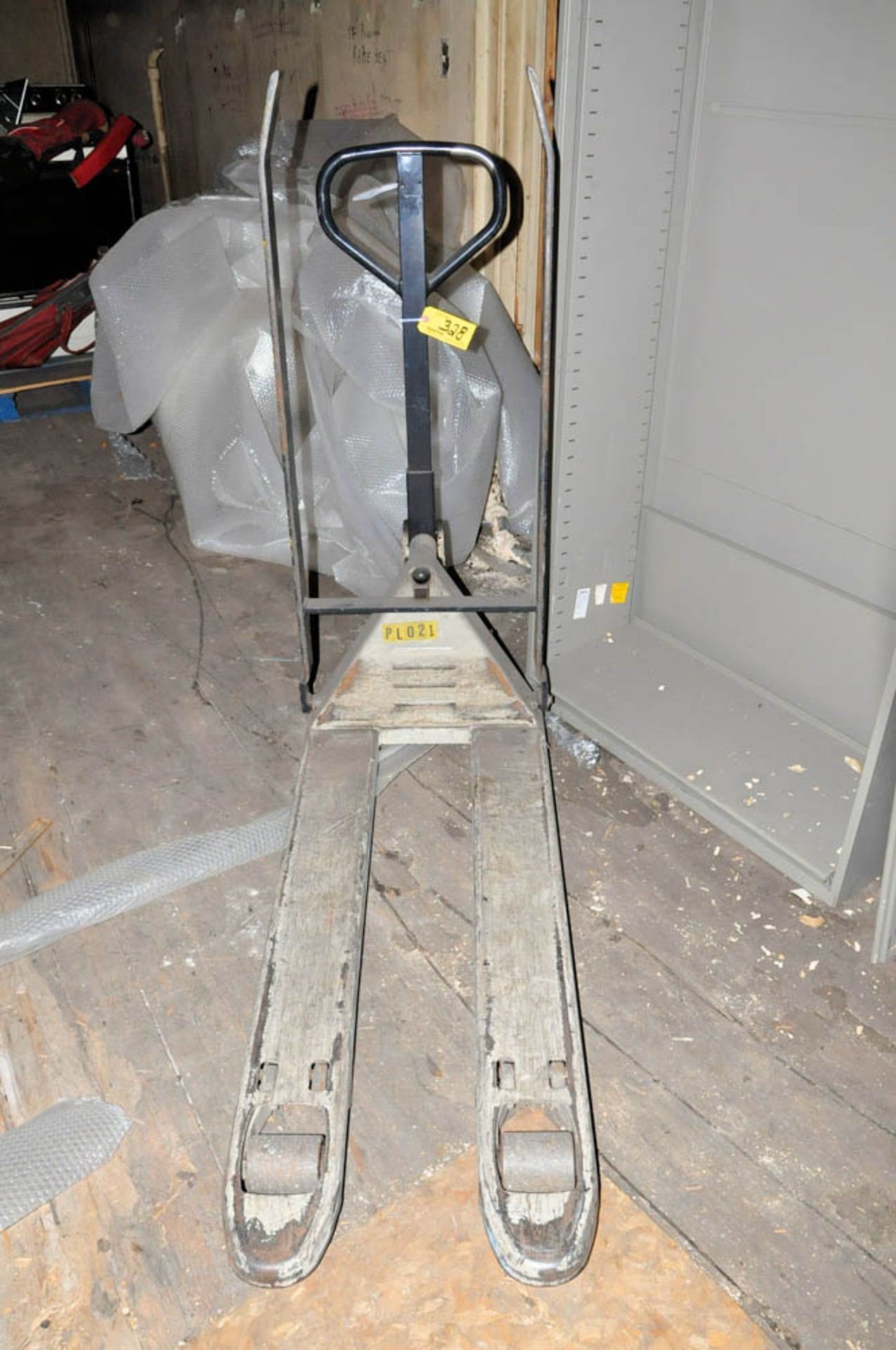 APPROXIMATELY 4,000-LBS. CAPACITY HYDRAULIC PALLET JACK