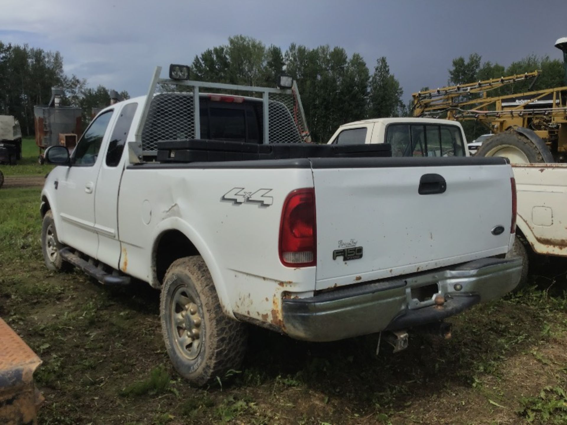 2001 Ford F150 XLT Ext/Cab 2wd Pickup VIN 2FTPX18L11CH77310 Headache Rack, Jockey Box VIN - Image 2 of 6