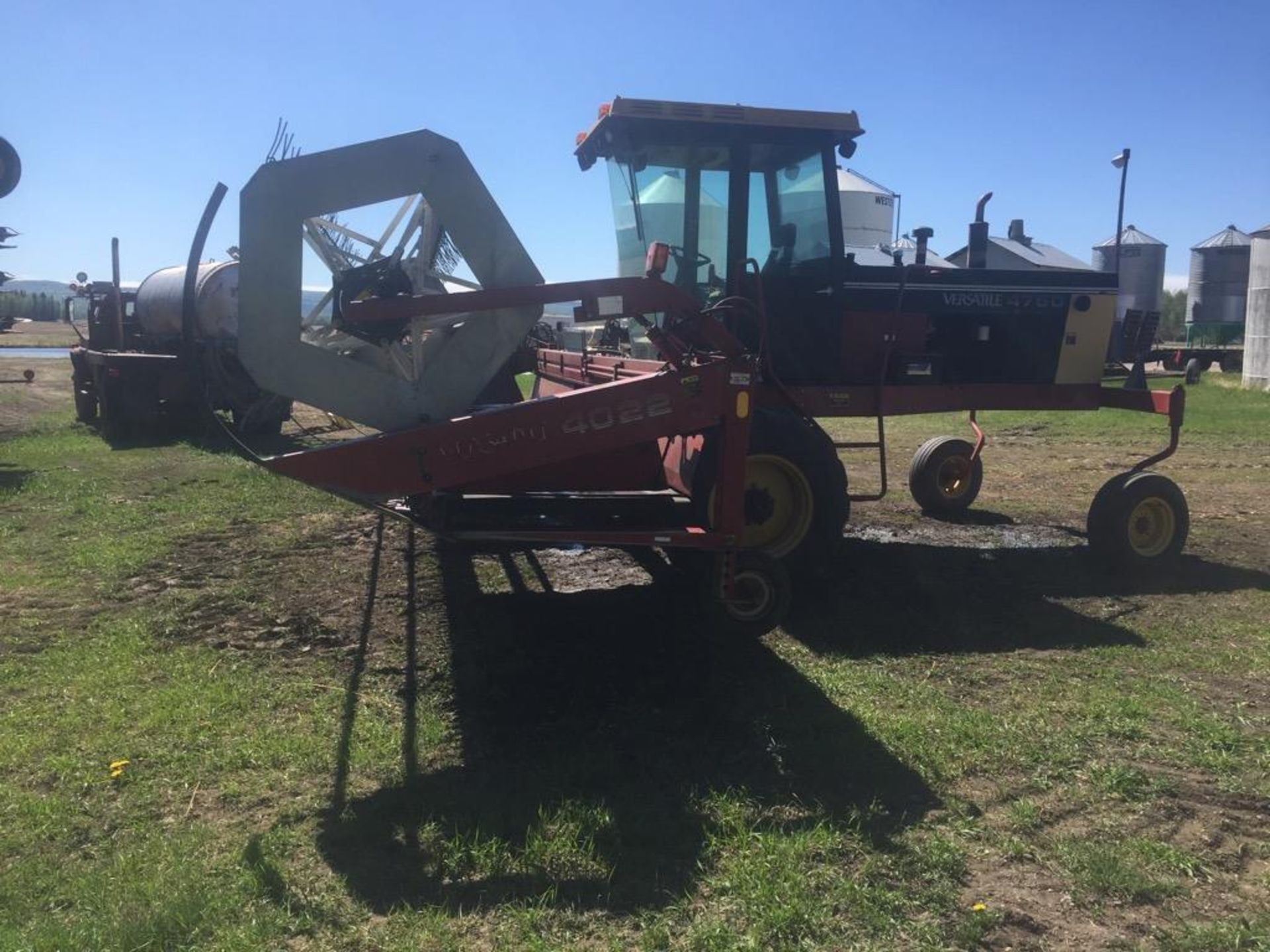 1988 Versatile 4750 22ft Diesel Swather 1434hrs, 4022 Header, U-ll Pickup Reel, New Alt & Battery - Image 8 of 8