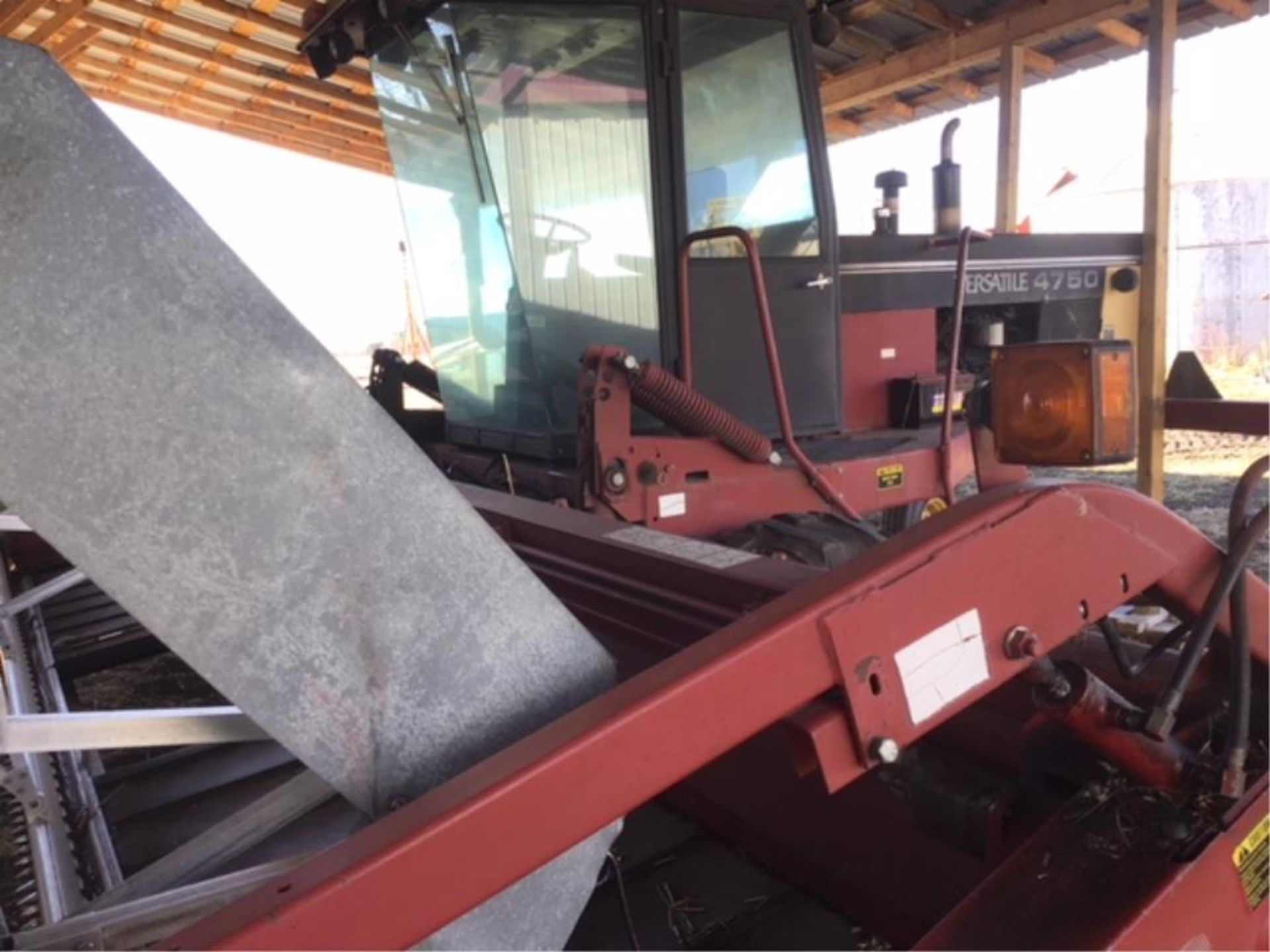 1988 Versatile 4750 22ft Diesel Swather 1434hrs, 4022 Header, U-ll Pickup Reel, New Alt & Battery - Image 3 of 8