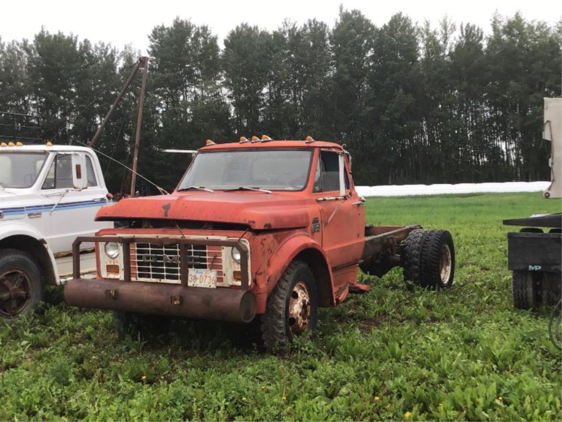 GMC 940 Cab & Chassis 283 Eng, (Parts Only) Truck was running when parked some years ago. 283