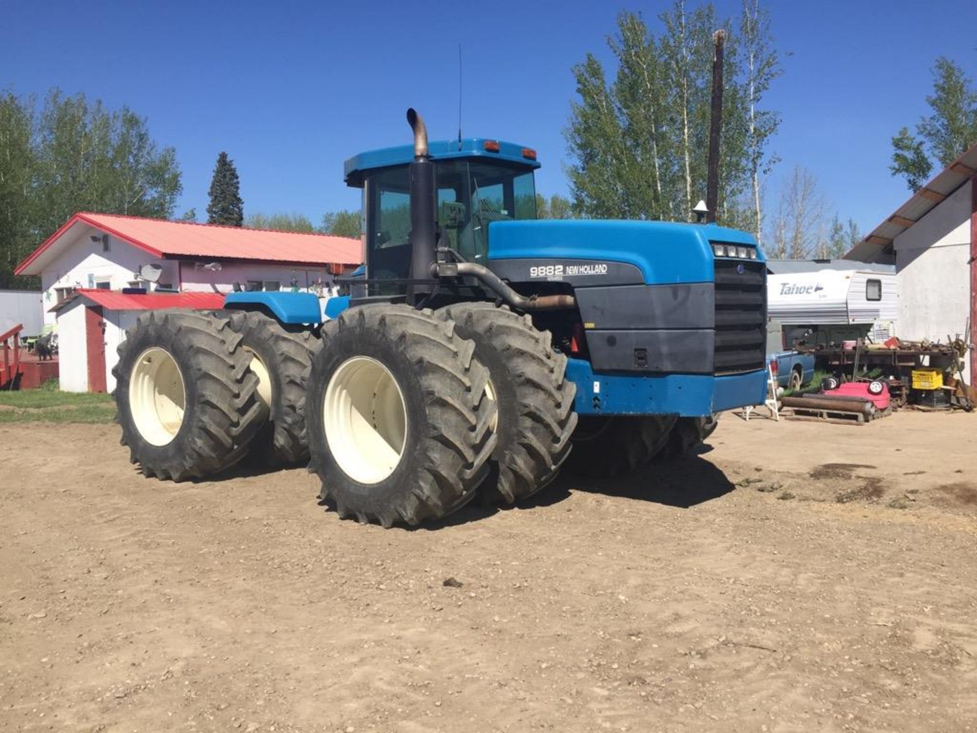 1998 New Holland 9882 4wd Tractor s/n D106859 N14 Cummins 425HP Eng, 710/70R38 Duals, 4653hrs,