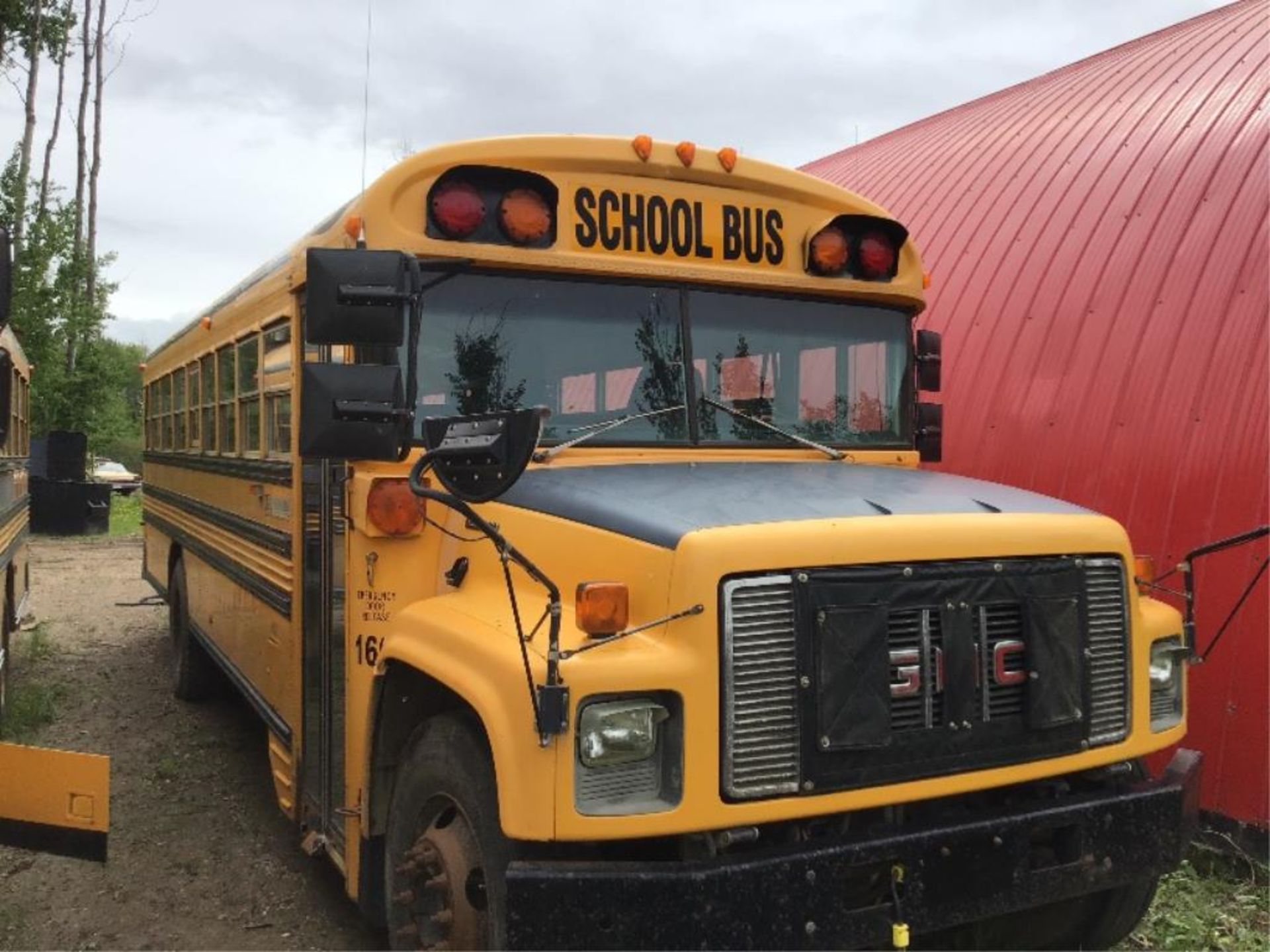 2000 GMC Blue Bird Bus VIN 1GDG7T1C5YJ517185 Diesel Eng, A/T - Image 2 of 8