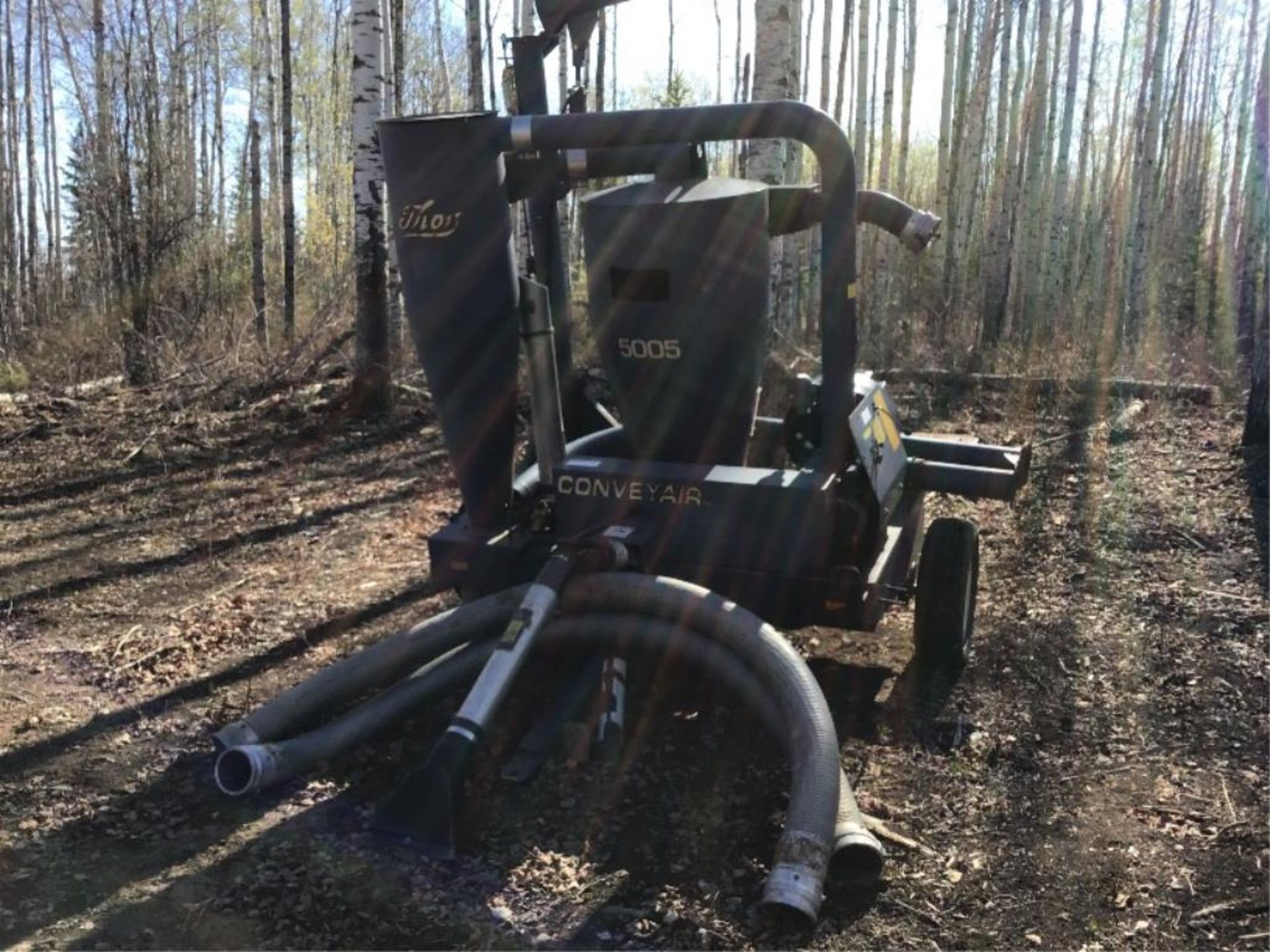 Conveyair 5005 Grain Vac (Not in Operating Order) Mr Peters has used it for quite a while. - Image 2 of 3