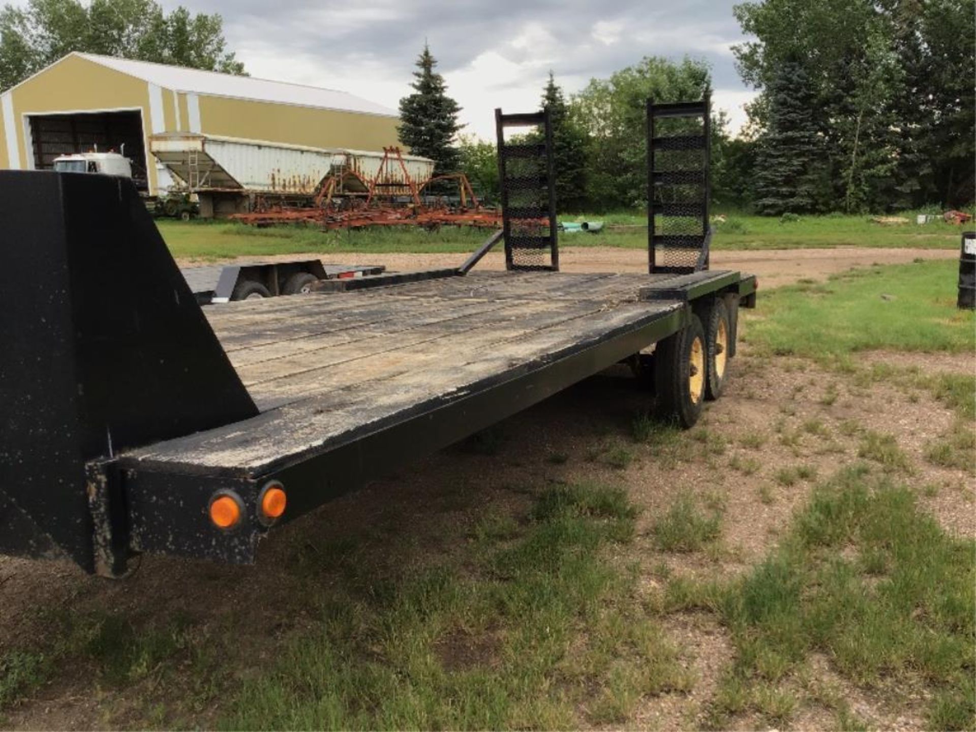 T/A Gooseneck Trailer VIN 2ATB12094BU108304 Flip Up Ramps. VIN 2ATB12094BU108304 Flip Up Ramps. - Image 4 of 10