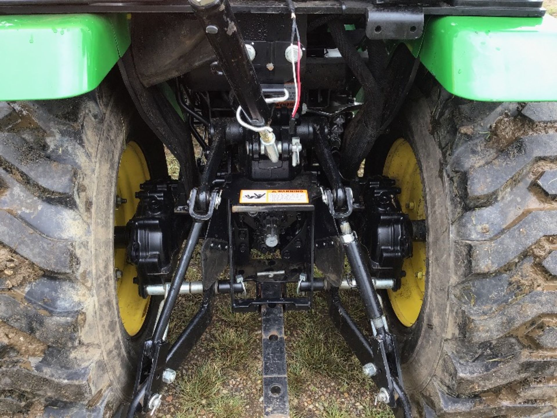 2016 John Deere 2032R HST MFWD Tractor s/n 1LV2032RLEH114076 345hrs, 3pt, 540PTO, 14-17.5rr, 23×8. - Image 5 of 11