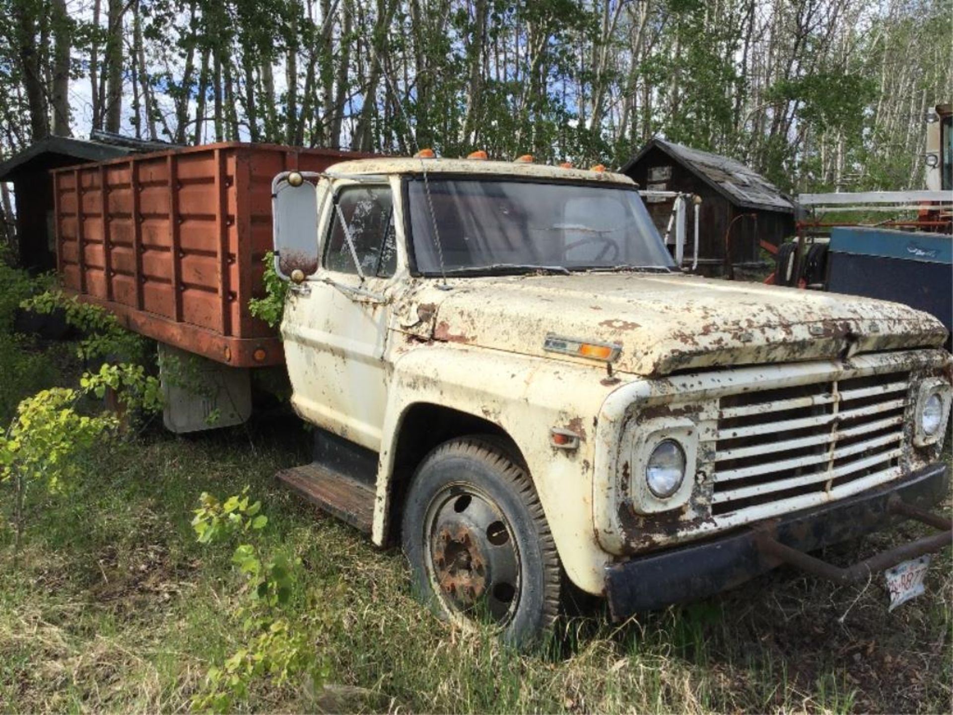 500 Ford S/A Grain Truck w/Steel Box & Hoist VIN F50CCE83877