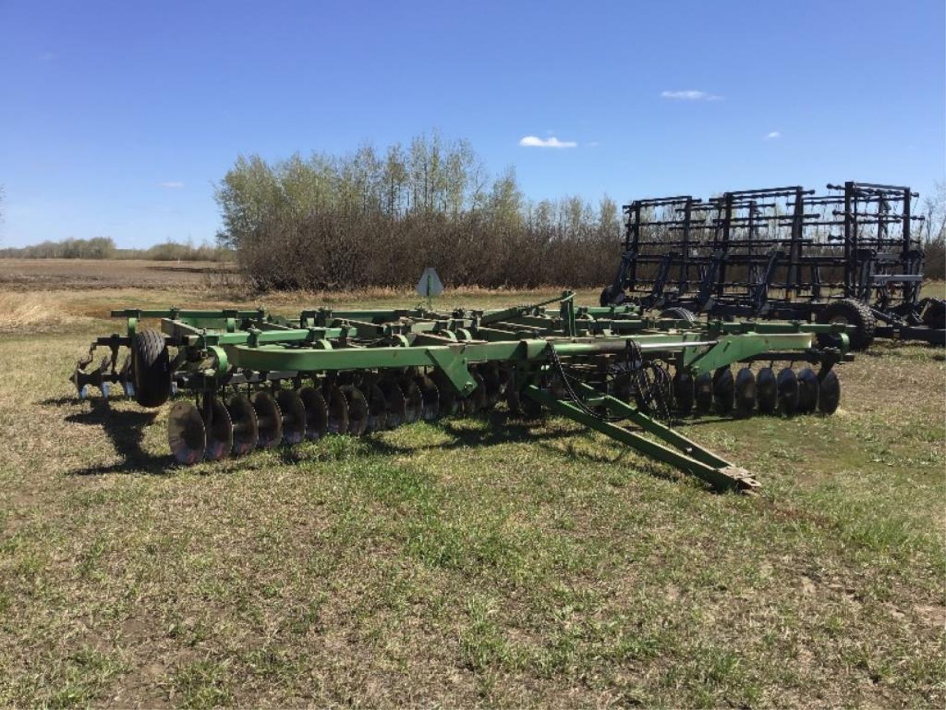 235 John Deere 23' 9" Tandem Disc Double Wing, Dura Cushion