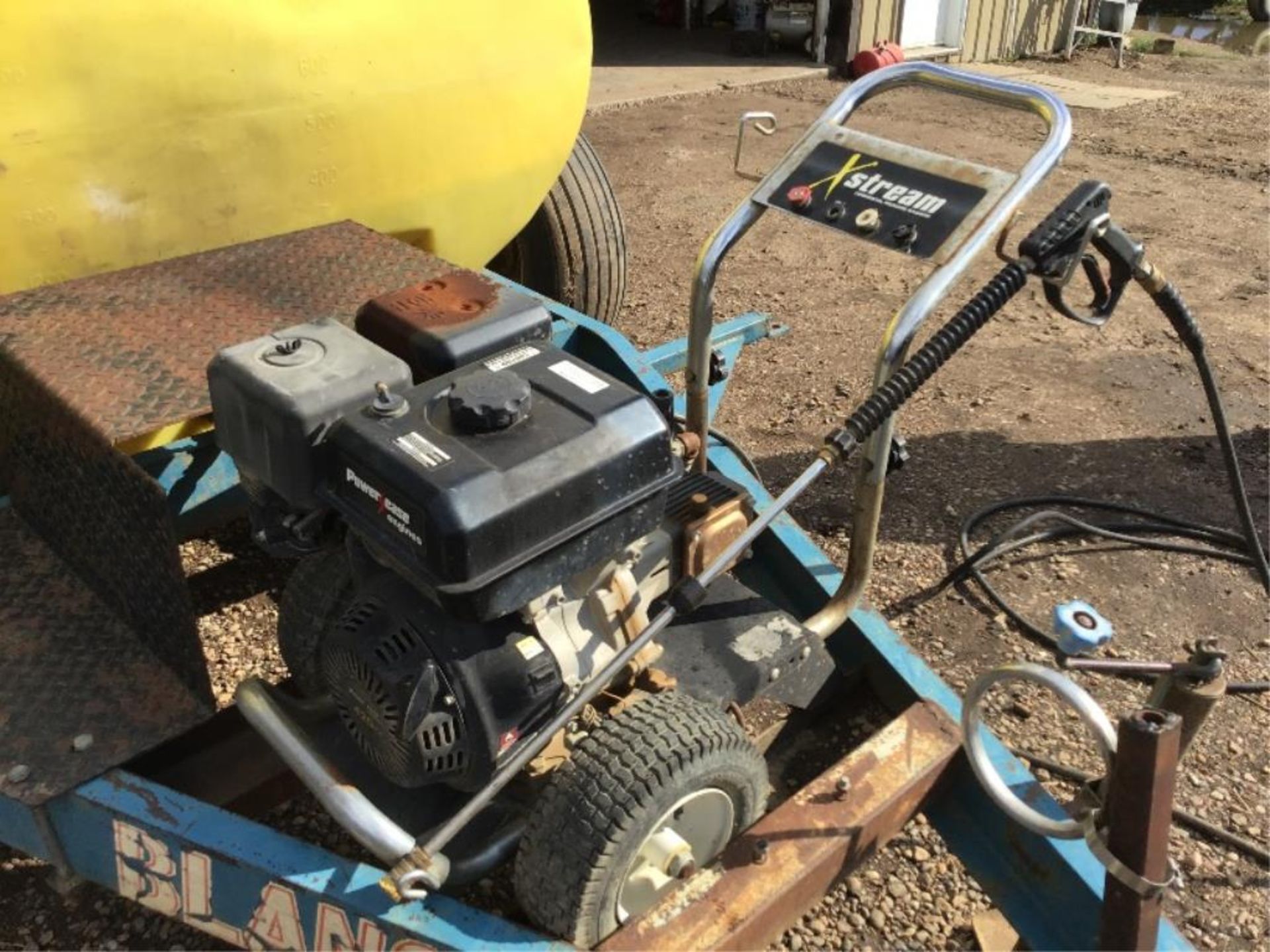 Portable Washer Unit 1000g Tank on T/A Trailer w/4000PSI BE Pressure Washer Portable Washer Unit - Image 2 of 2