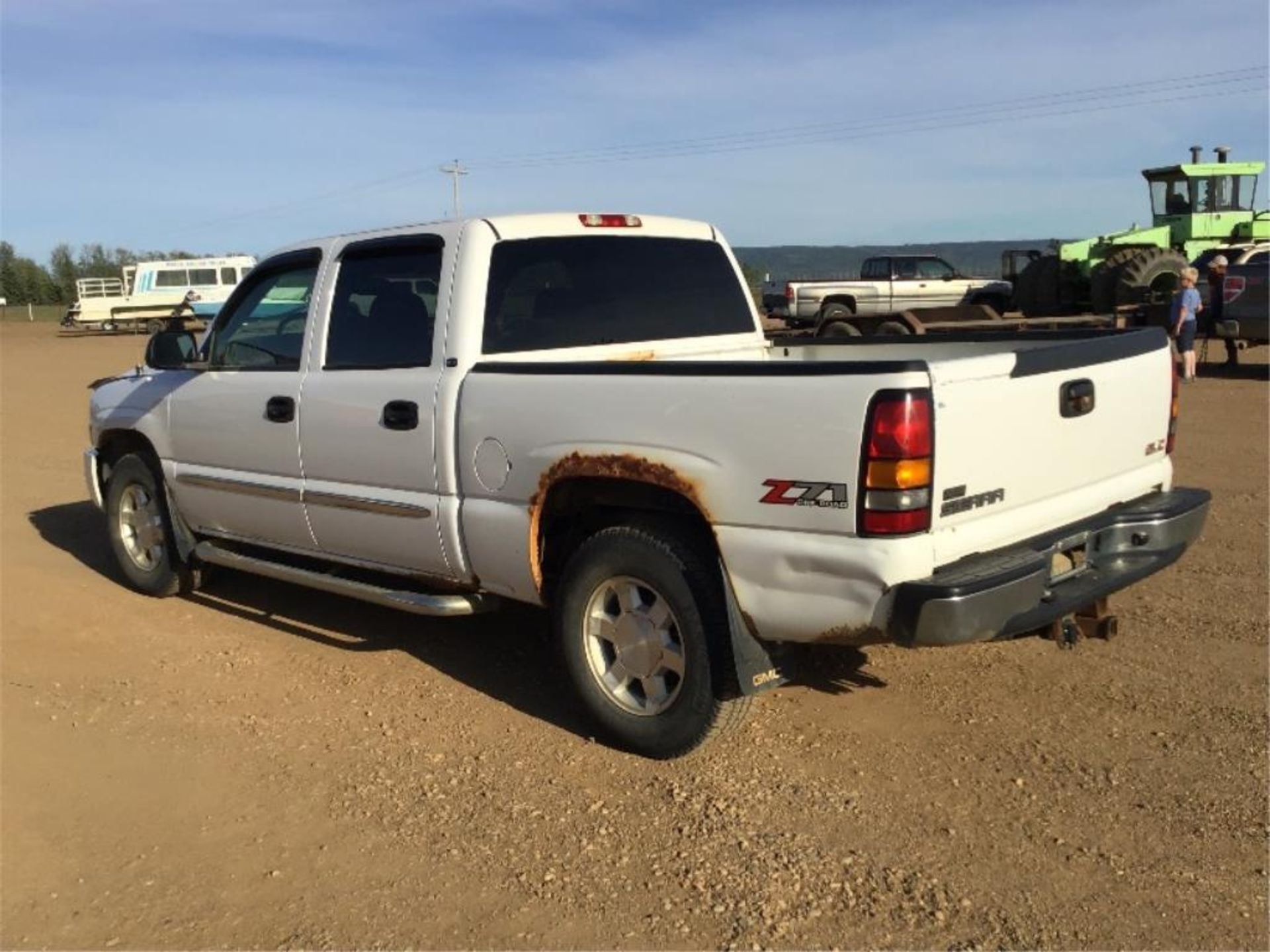 2005 GMC Crew Cab 4x4 Pickup - Image 4 of 12