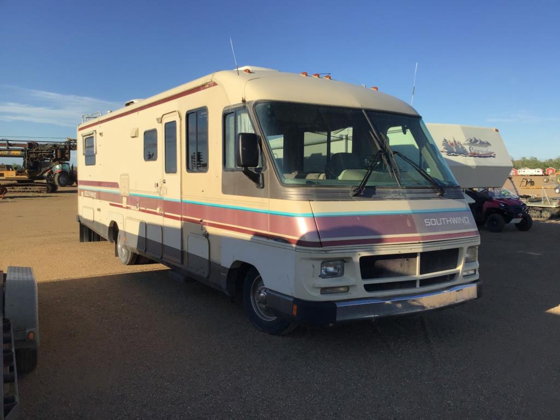 1990 Southwind Chevy 36ft Motorhome - Image 2 of 16