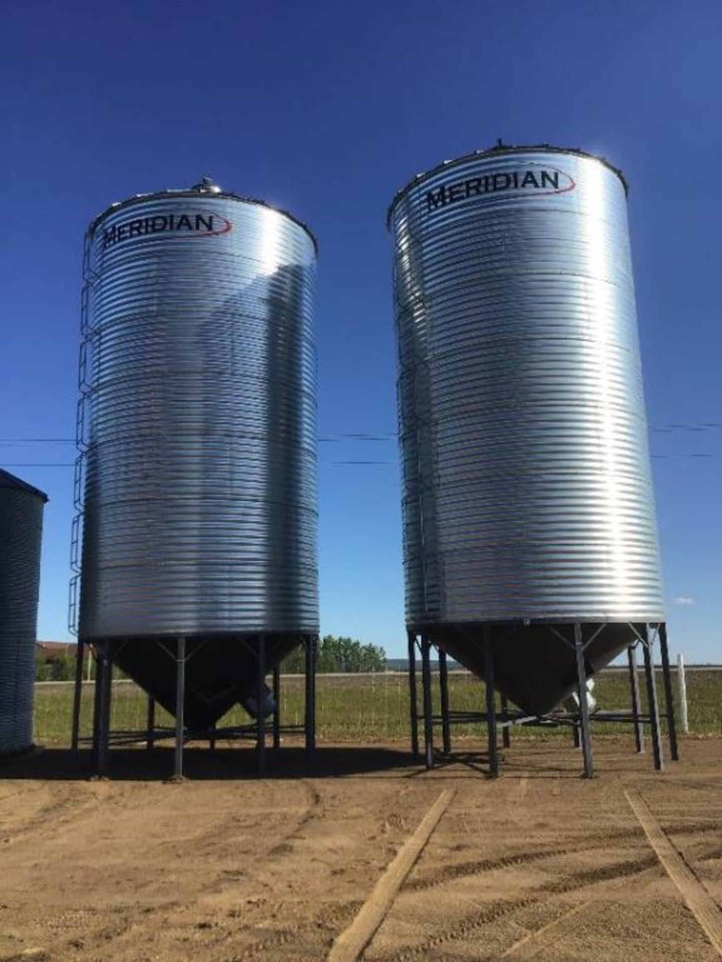 1507 4750bu Meridian Hopper Bottom Grain Bin