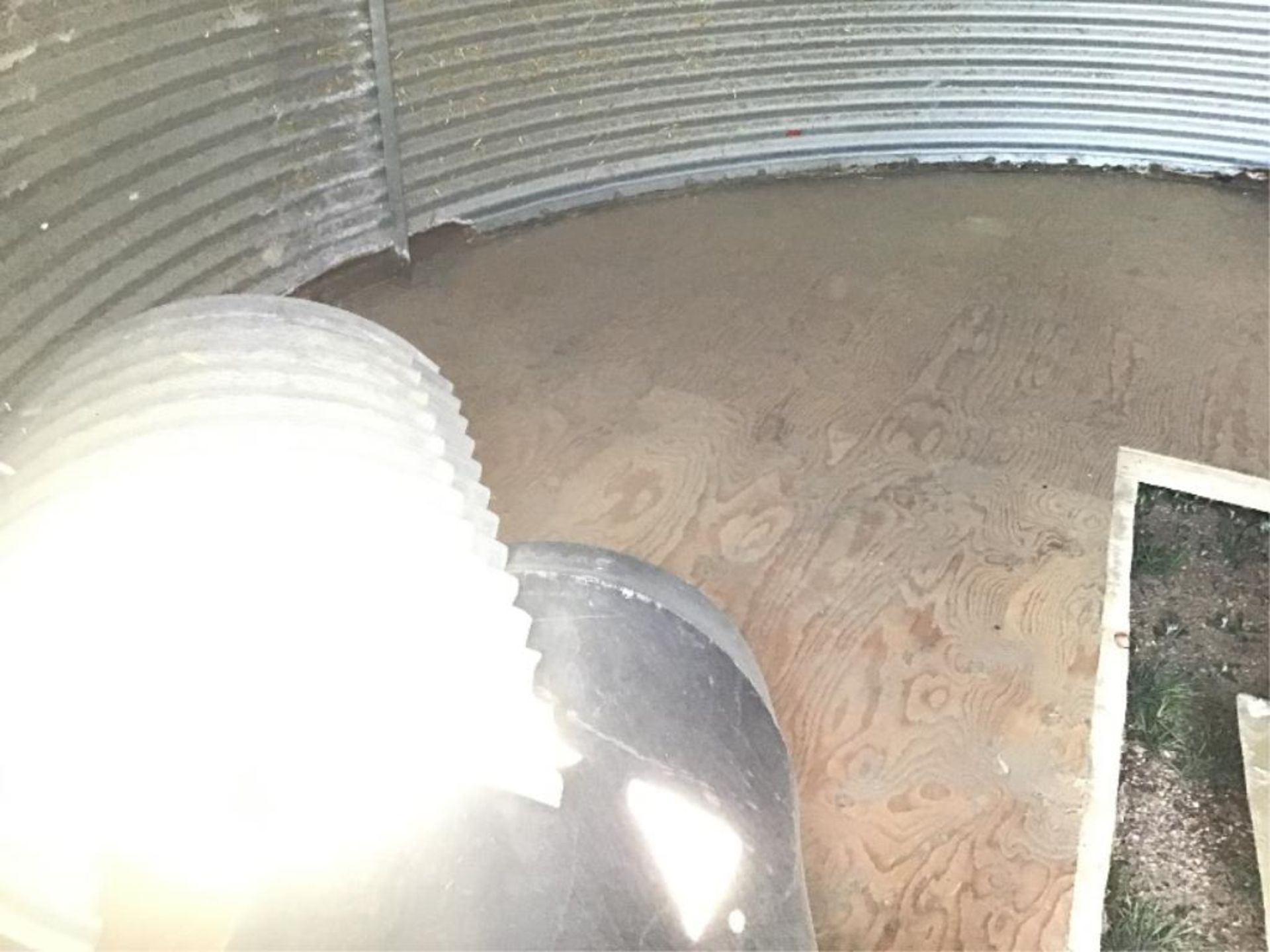 2000bu 14' x 6-Ring Grain Bin - Image 3 of 3