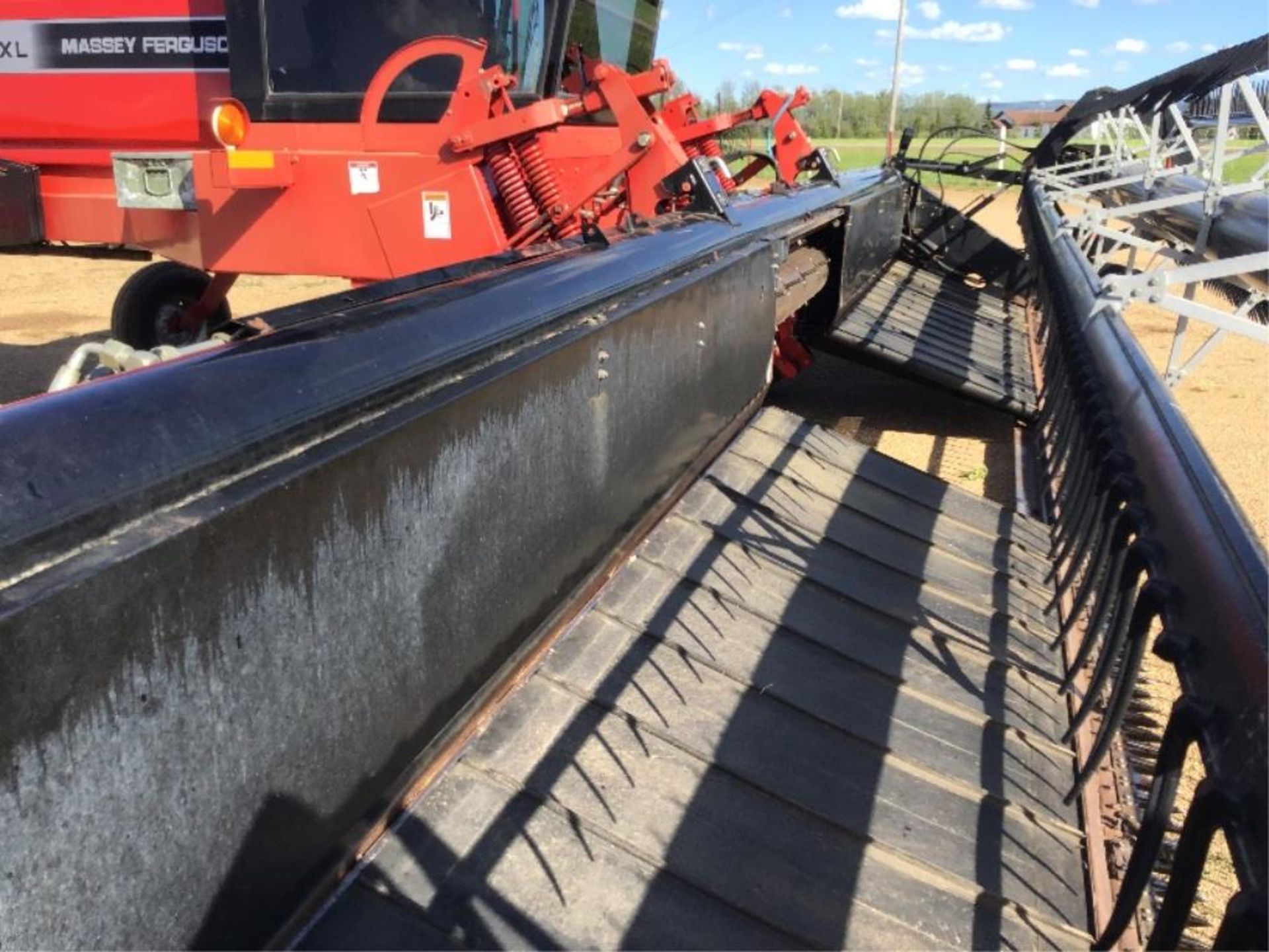 2002 Massey Ferguson 220XL 30Ft Swather 1507hrs 4.2 Perkins Eng, 5000 Series Header, Rear Weights, - Image 12 of 32