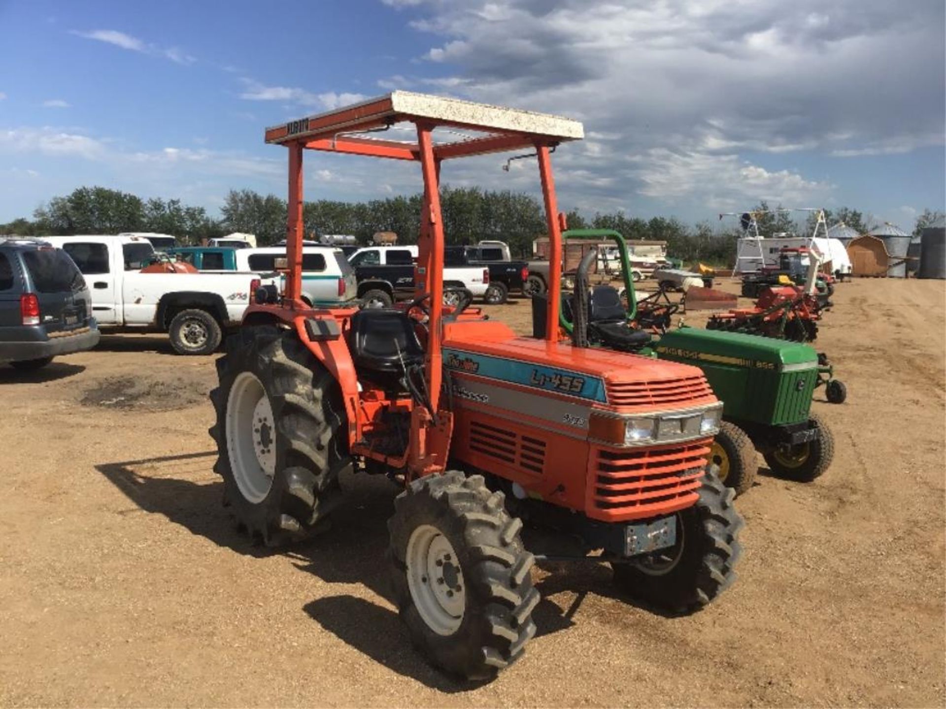 L1-455 Sunshine Kubota MFWD Tractor 5cyl 55hp Diesel Eng, 3pt, 540 4-Range PTO, Shuttle Shift, - Image 2 of 19