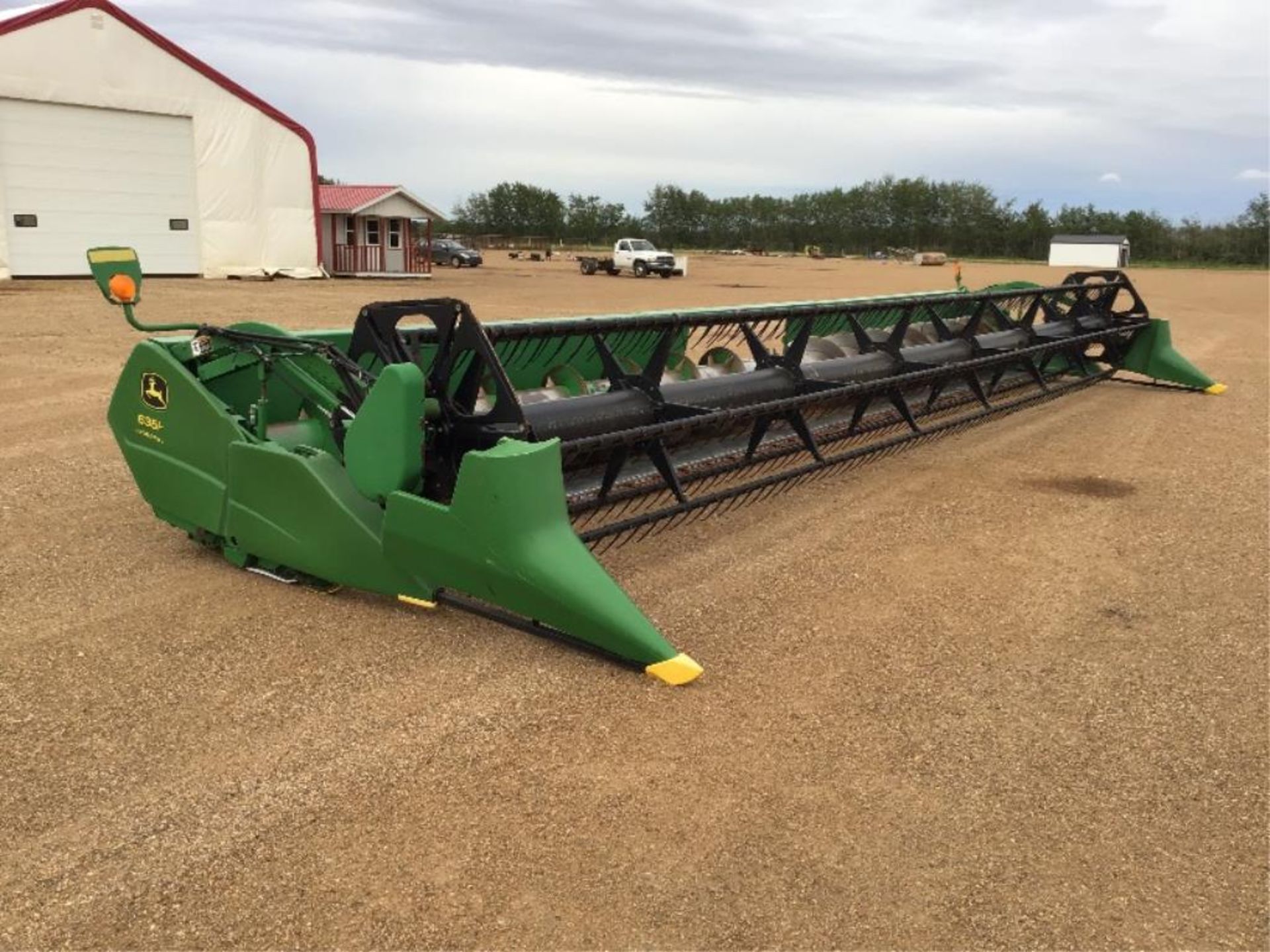 2009 John Deere 635F 35ft Hydra Flex Header s/n H00635F711428 Full length retractable fingers, For &